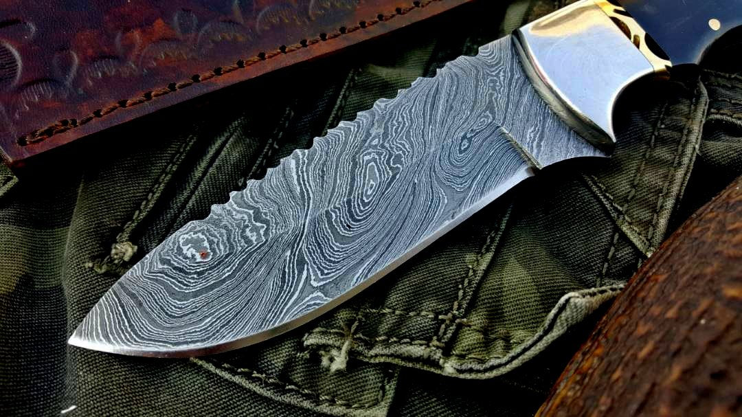 Custom Handmade Twist Damascus Steel Hunting Skinning Knife - Image 2