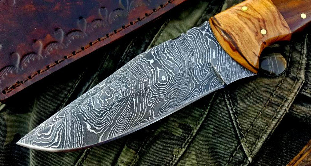Custom Handmade Twist Damascus Steel Hunting Skinning Knife - Image 2