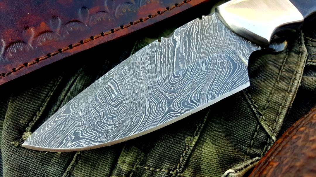 Custom Handmade Twist Damascus Steel Hunting Skinning Knife - Image 2