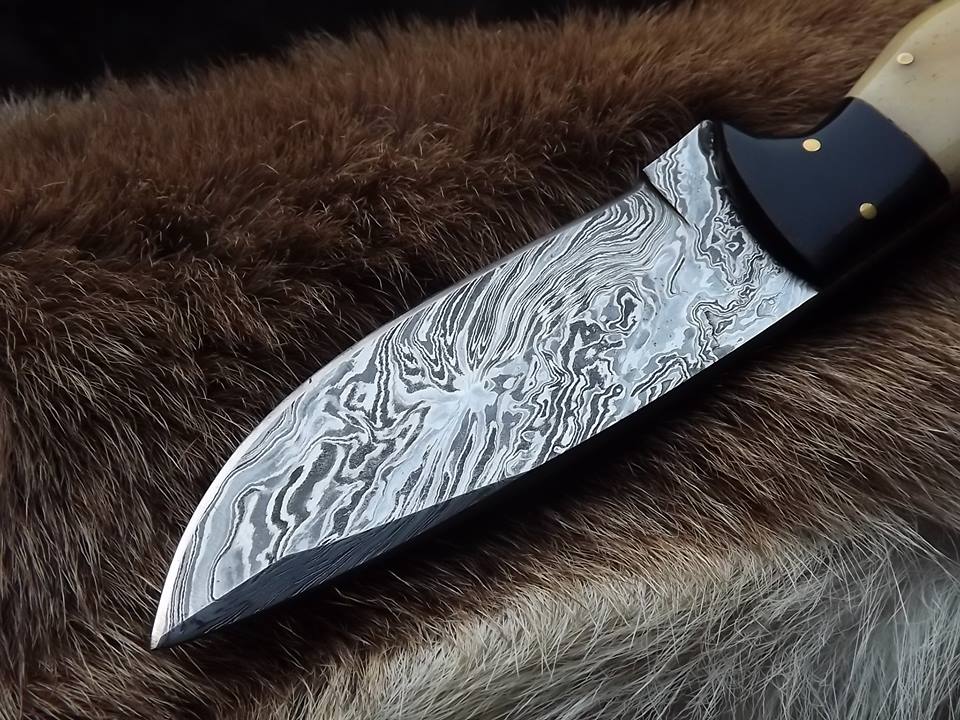 Custom Handmade Twister Damascus Steel Hunting Skinning Knife - Image 2