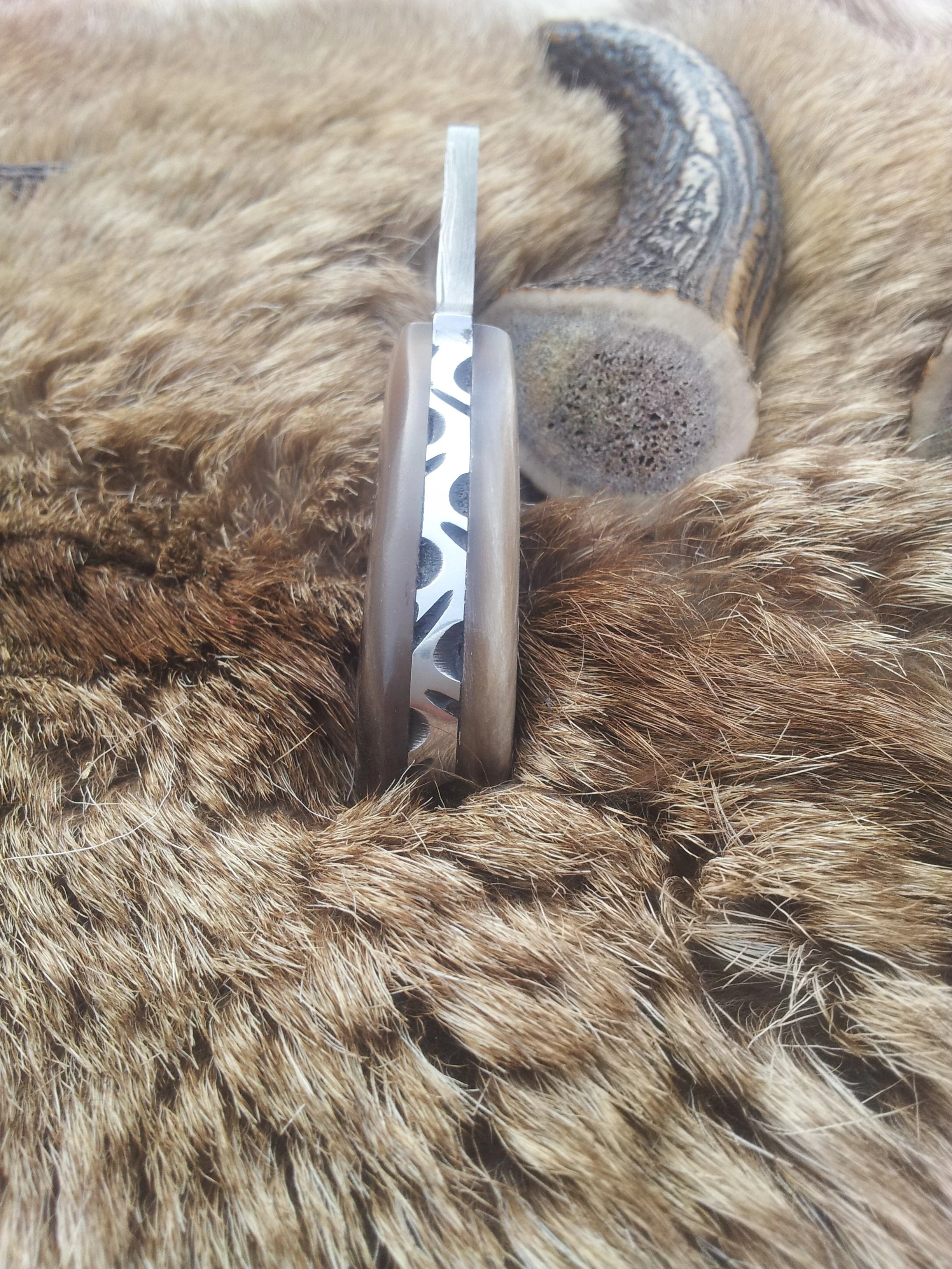 Damascus Blade Mini Skinning Axe - Image 2
