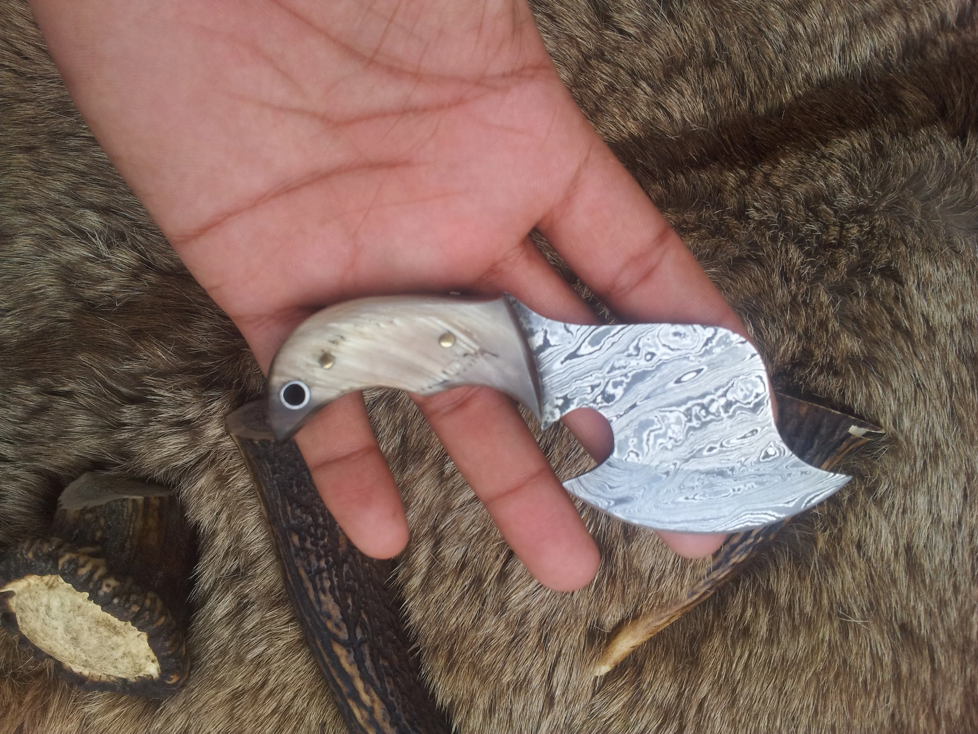 Damascus Blade Mini Skinning Axe - Image 3