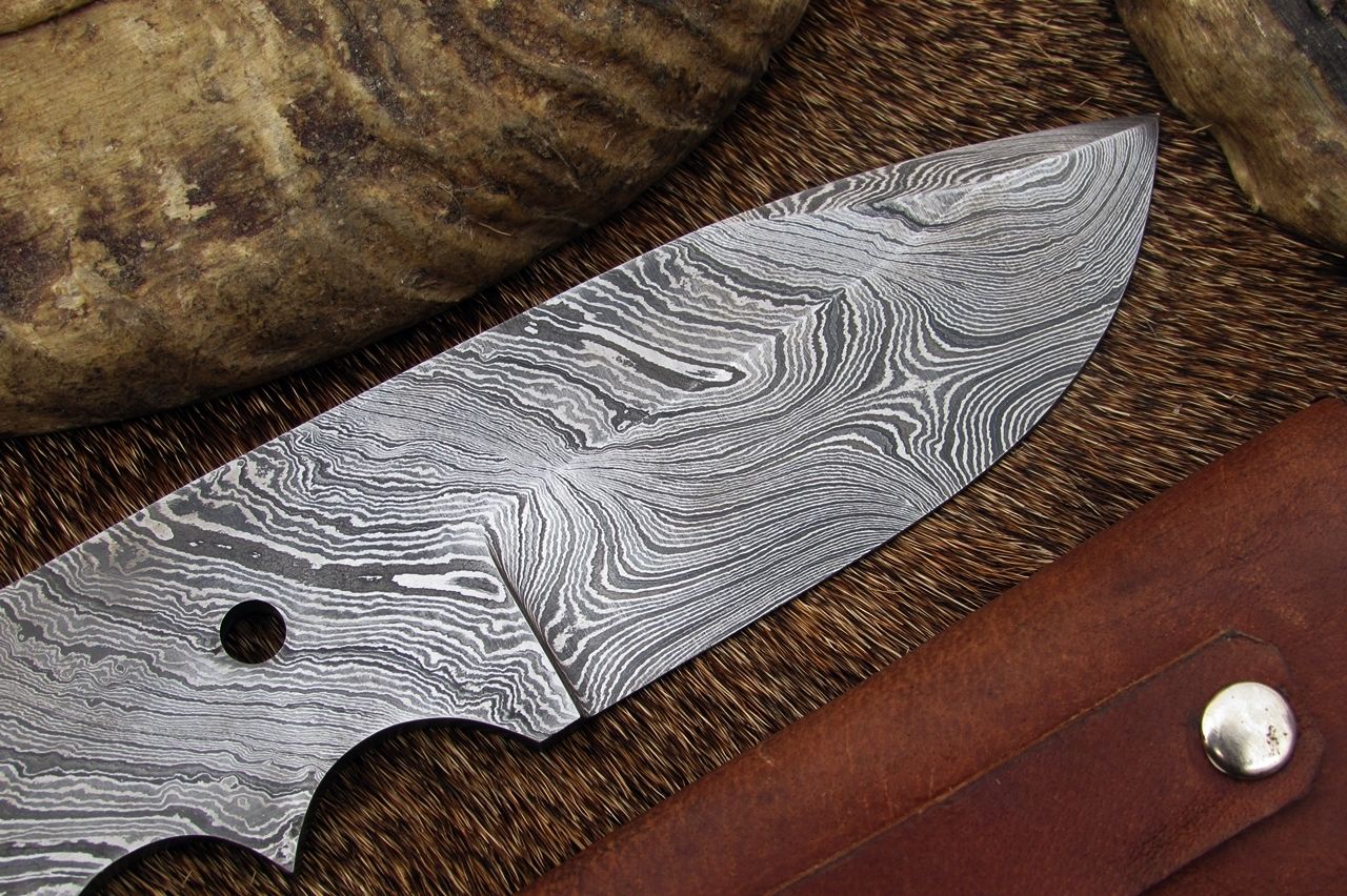 Damascus Skinning Blank Blade - Image 2