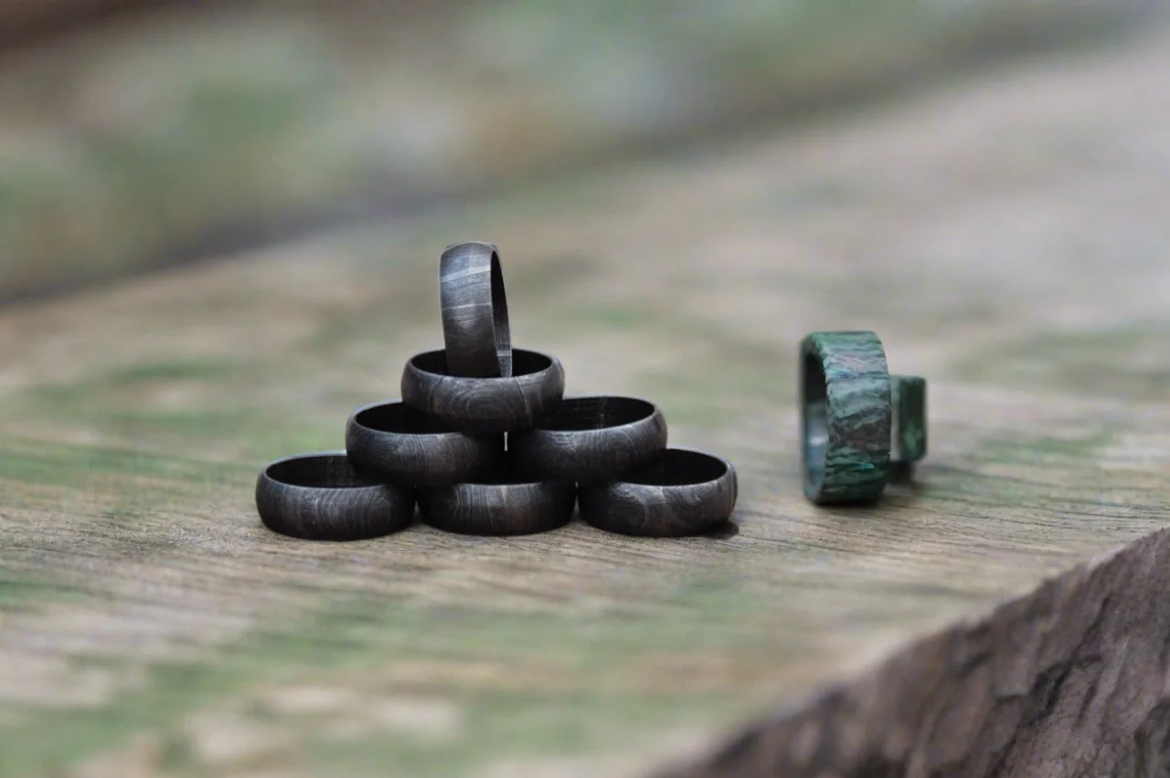 Damascus Steel Groom's Ring: A Personalized Masterpiece - Image 2