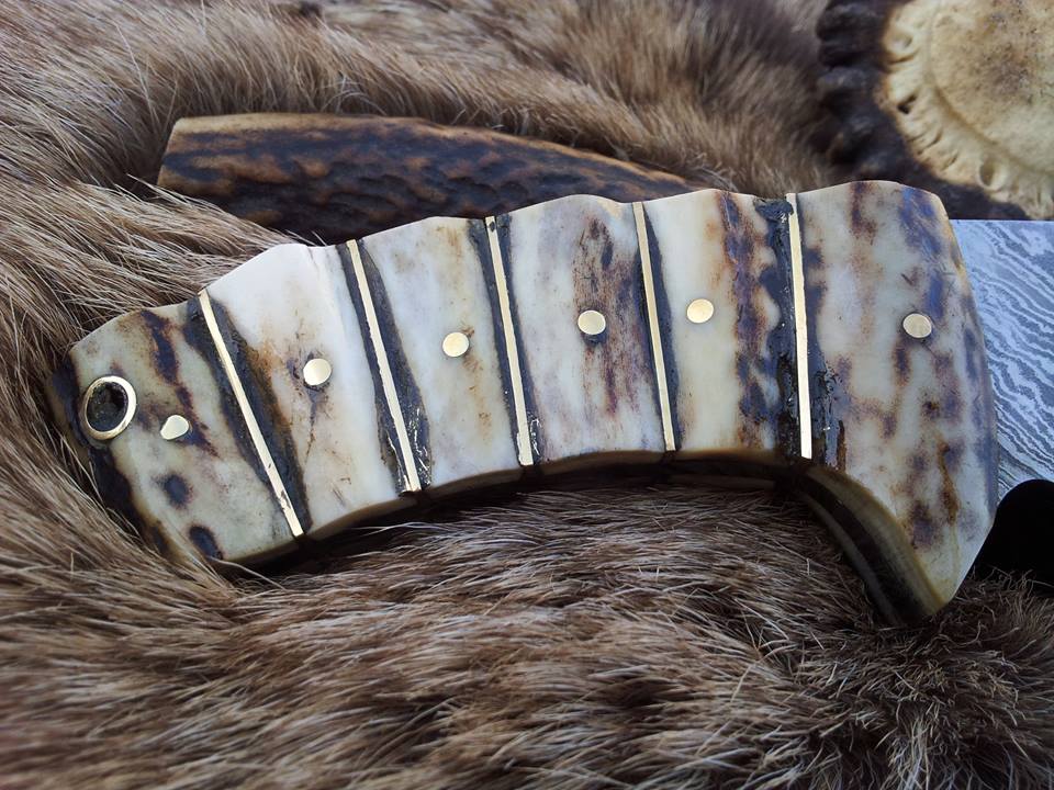 Deer Guthook Knife - Custom Damascus Steel Blade & Antler Horn Handle - Image 3
