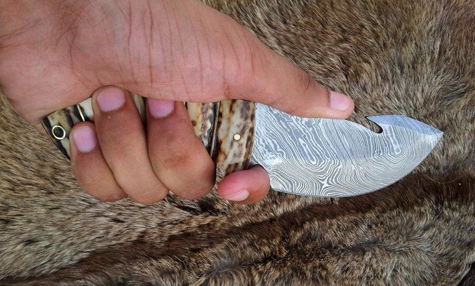 Deer Guthook Knife - Custom Damascus Steel Blade & Antler Horn Handle - Image 4