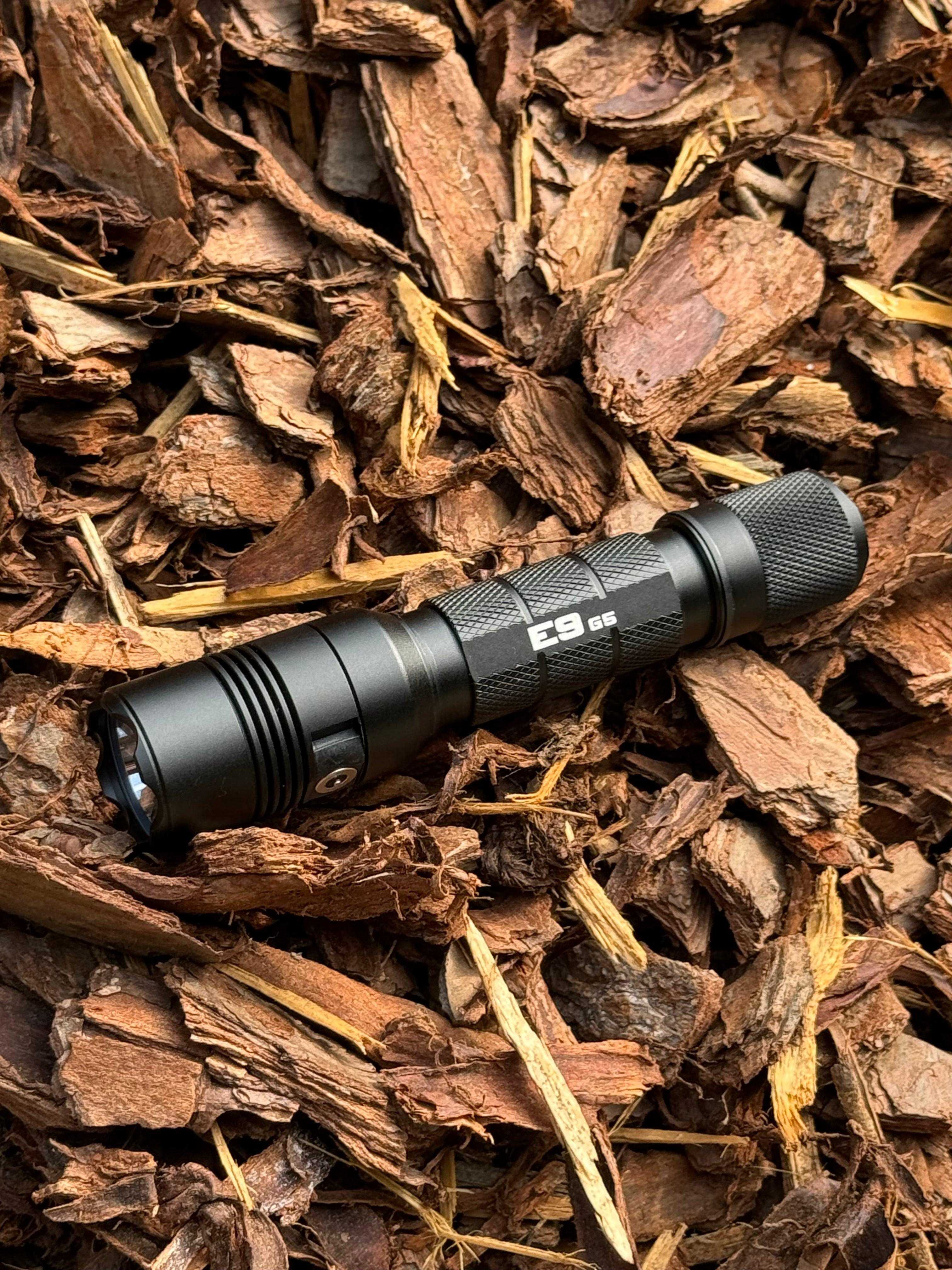E9 GEN5 Long Throw- 3,000 Lumen  388 Meter  Tactical EDC Flashlight - Image 4
