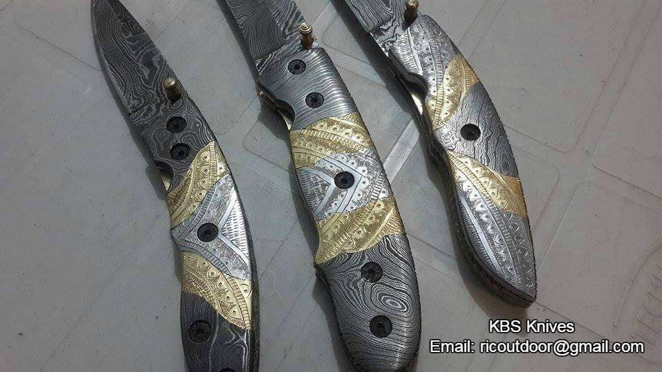 Everyday Carry Set of 3 Hand Engraved Damascus Steel Folding Pocket Knives with Steel and Brass Handles – The TriGuard Collection - Image 2