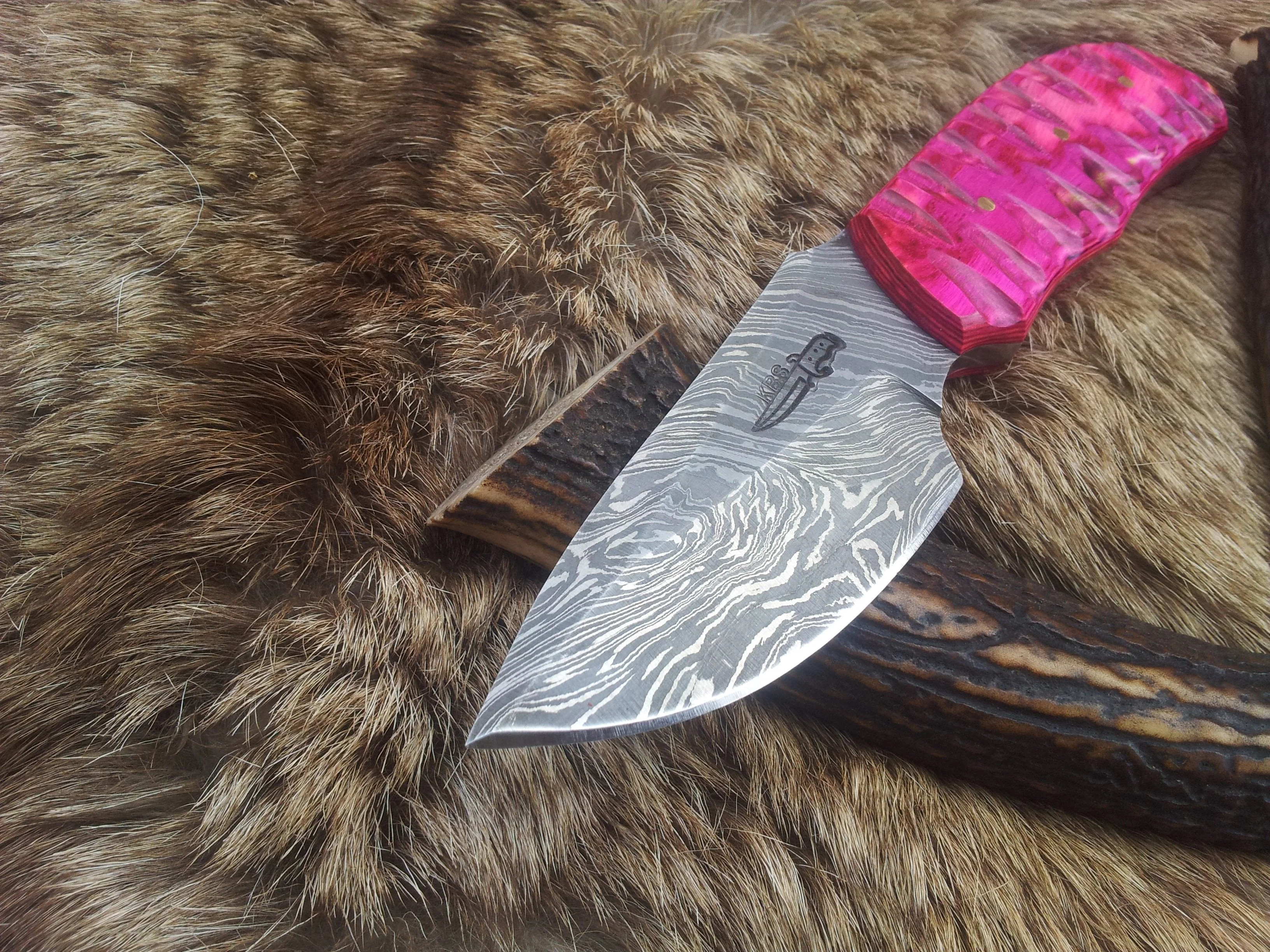 Exotic Pink Pakka Wood Damascus Steel Drop Point Skinning Knife – 7 Inch Overall Length - Image 2