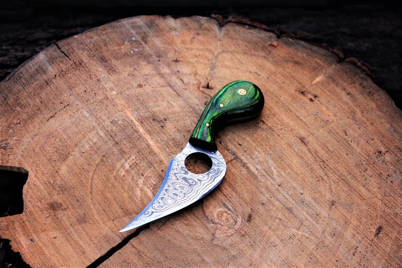 Finger Hole Damascus Skinner - Image 2