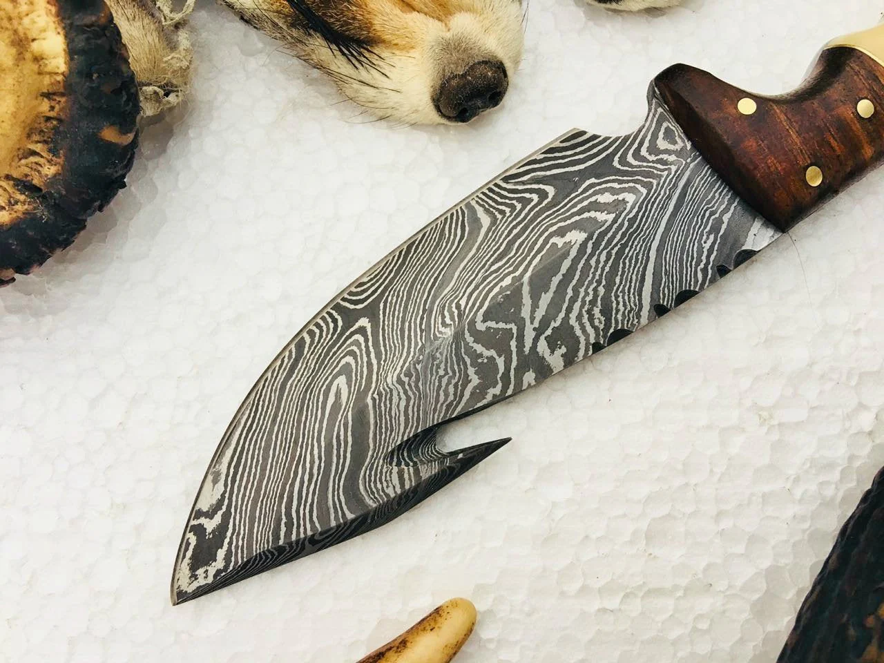 Full Tang Custom Handmade Damascus Steel Gut Hook Skinning EDC Knife - Image 2