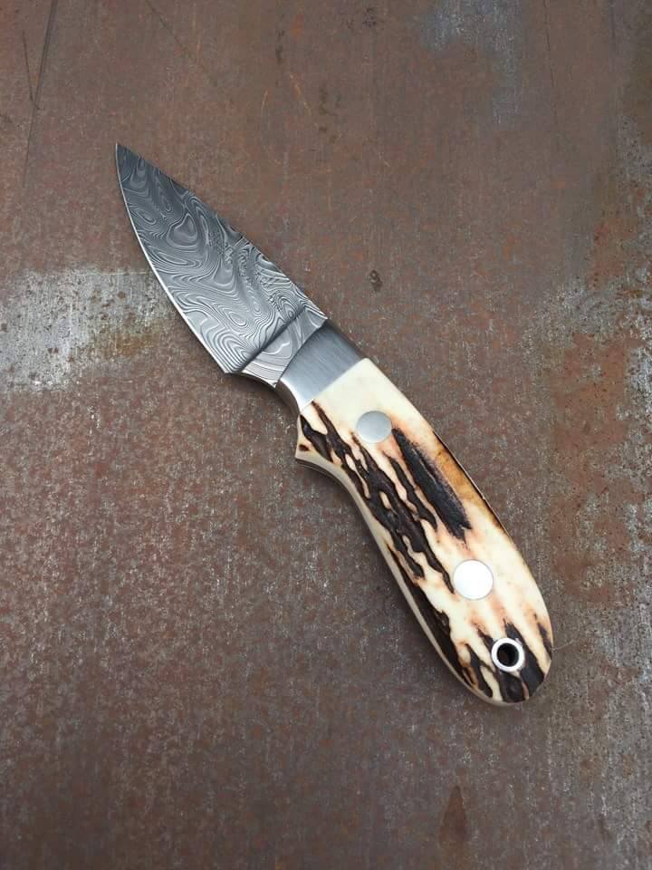 Full Tang Custom Handmade Damascus Steel Hunting Skinning Knife - Image 2