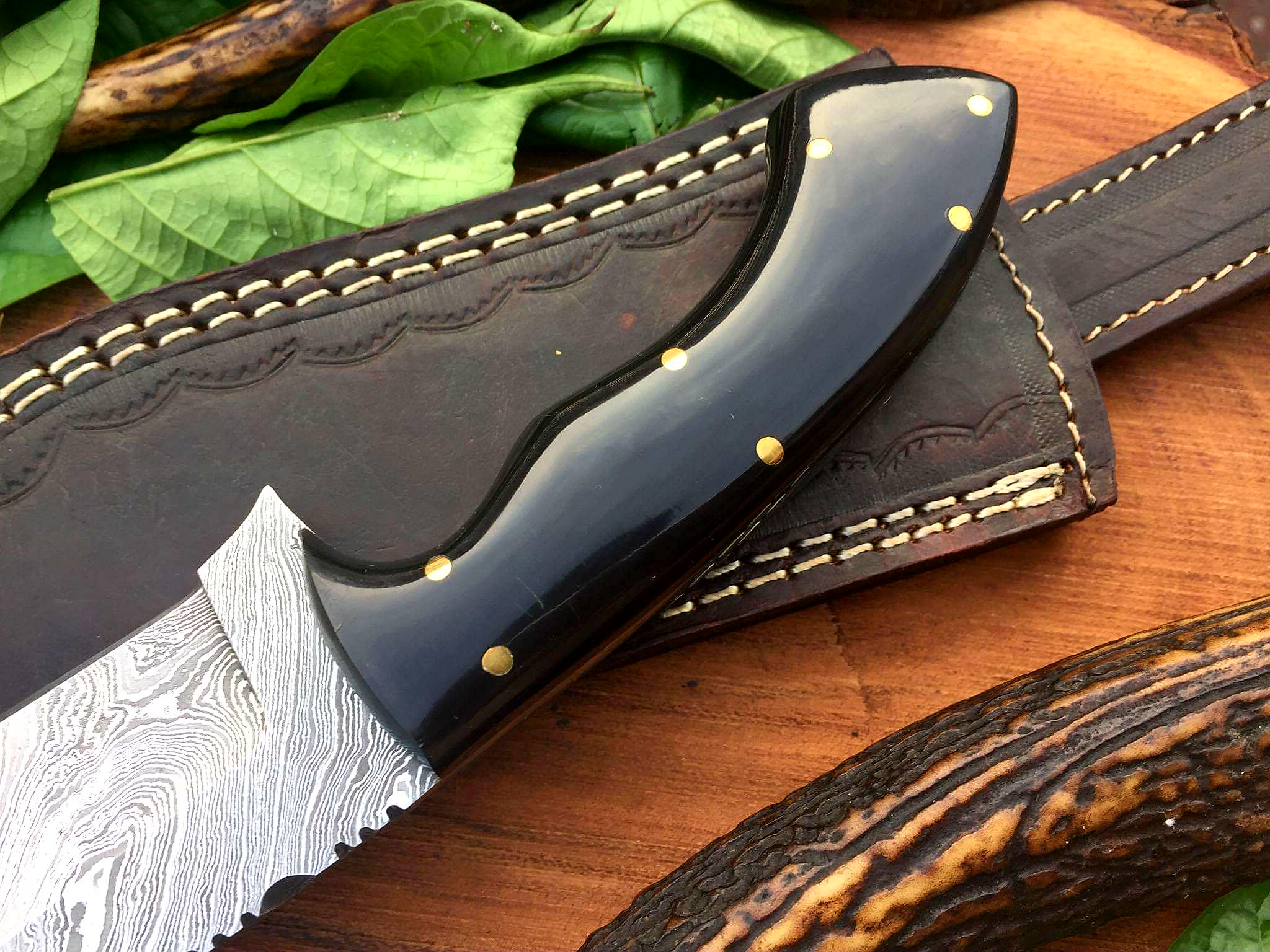 Full Tang Custom Handmade Damascus Steel Hunting Skinning Knife - Image 4