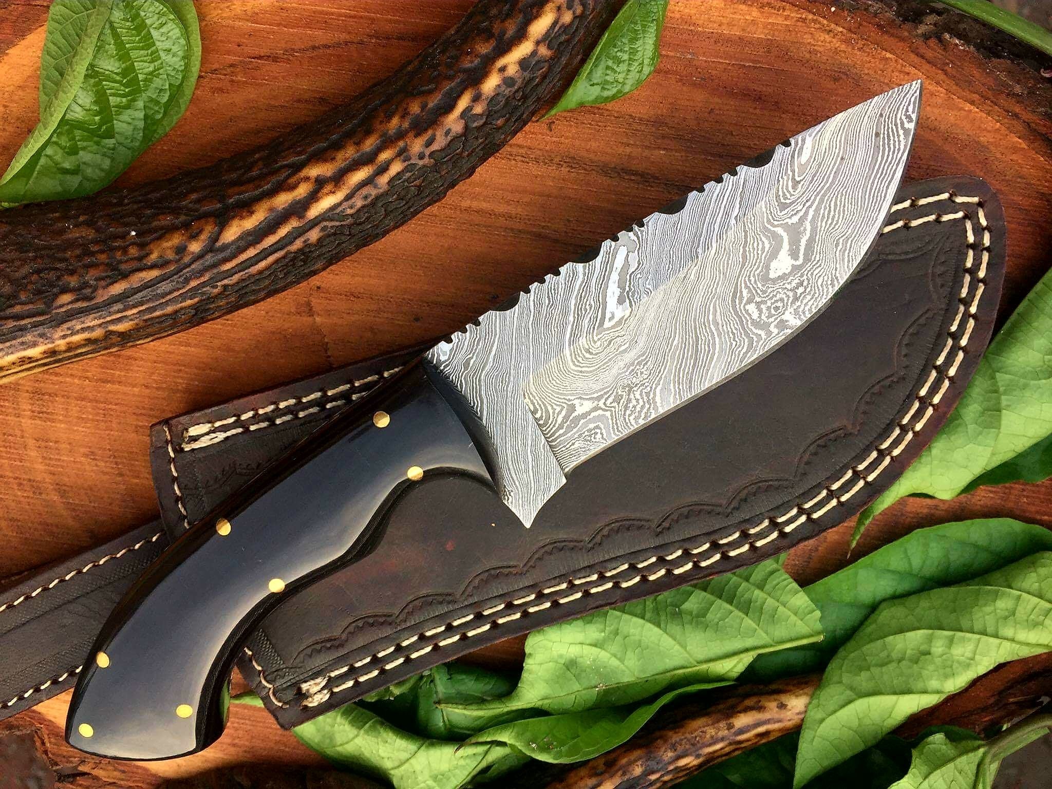 Full Tang Custom Handmade Damascus Steel Hunting Skinning Knife - Image 5