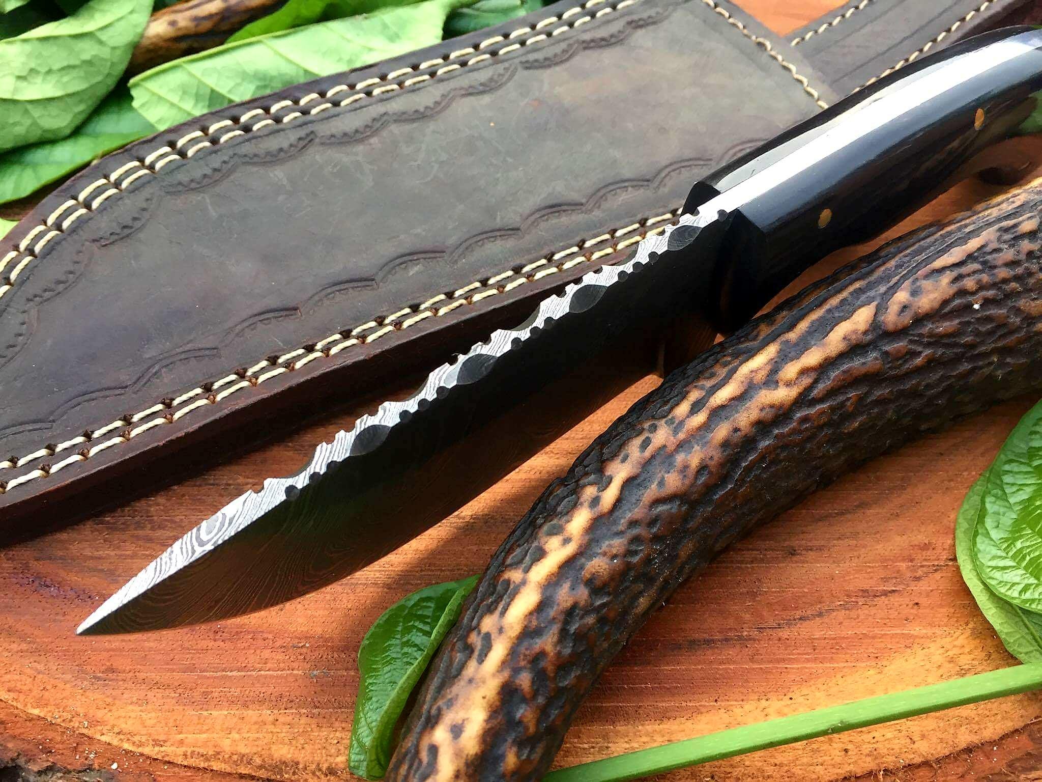 Full Tang Custom Handmade Damascus Steel Hunting Skinning Knife - Image 6