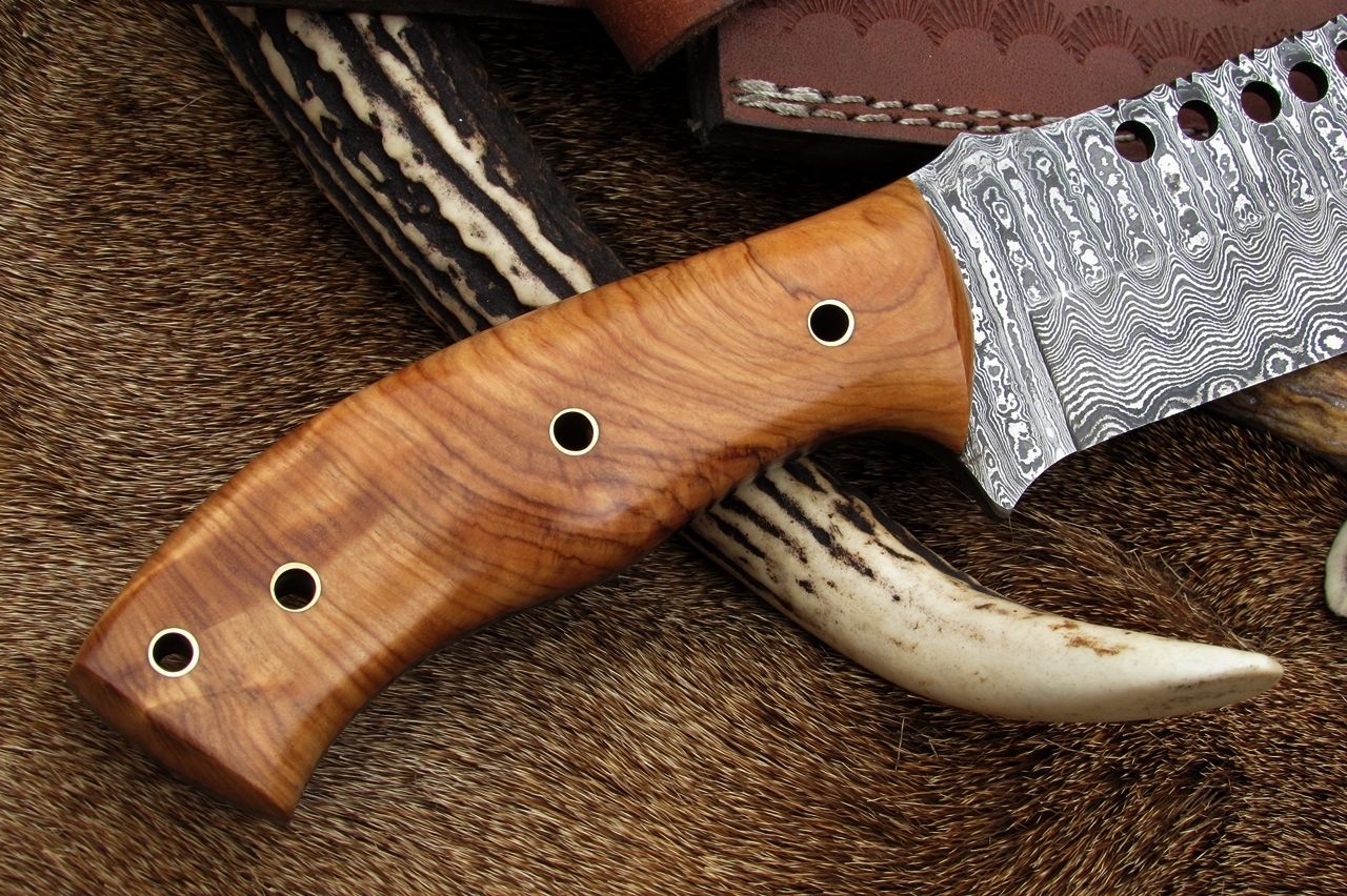 Full Tang Hunter Bowie Knife with Custom Handcrafted Damascus Steel Blade & Olive Wood Handle - 17 Inches - Image 4