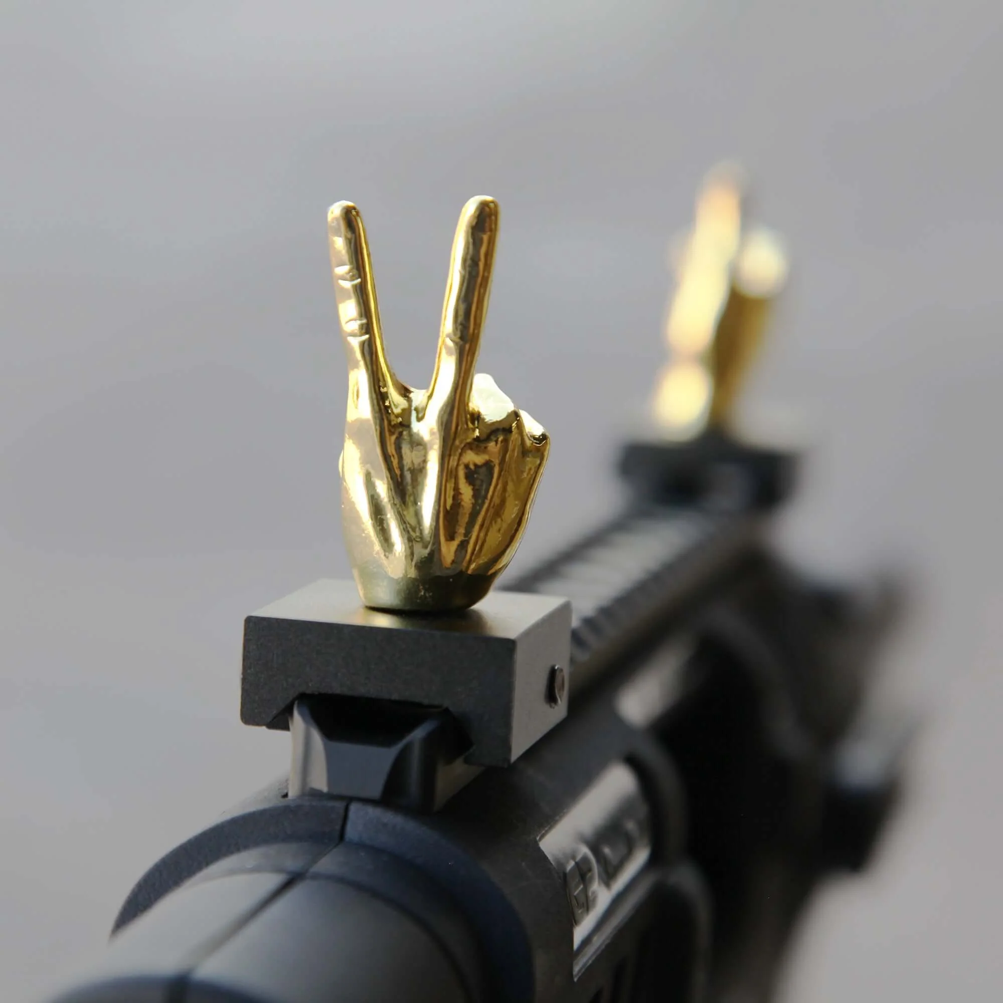 Golden Color Novelty Finger Iron Sight Set - Straight (V Hand & Thumbs Up) - Image 7