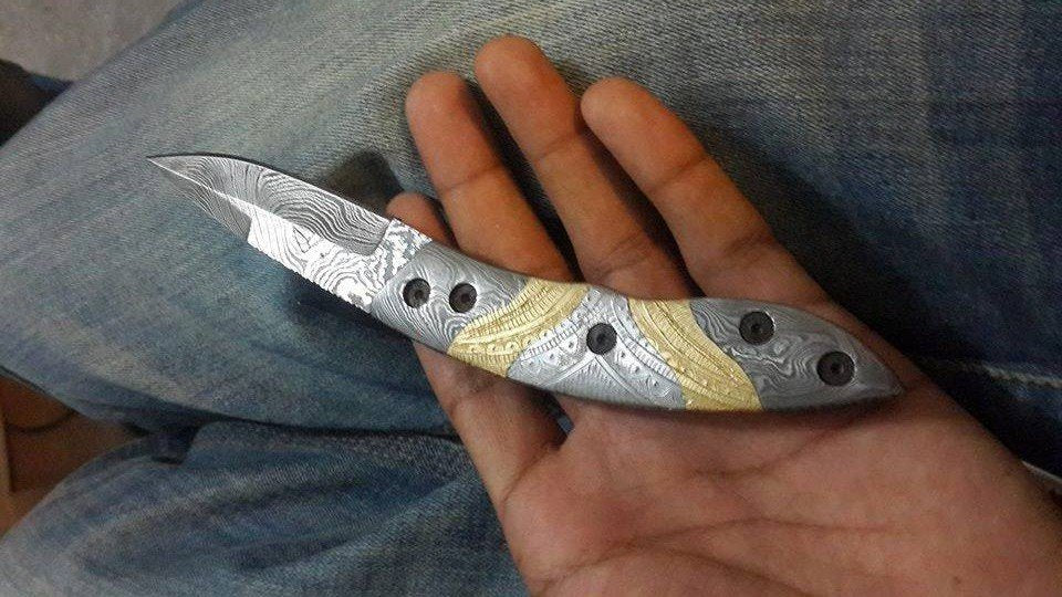 Hand Made Damascus Folding Knife - Image 2