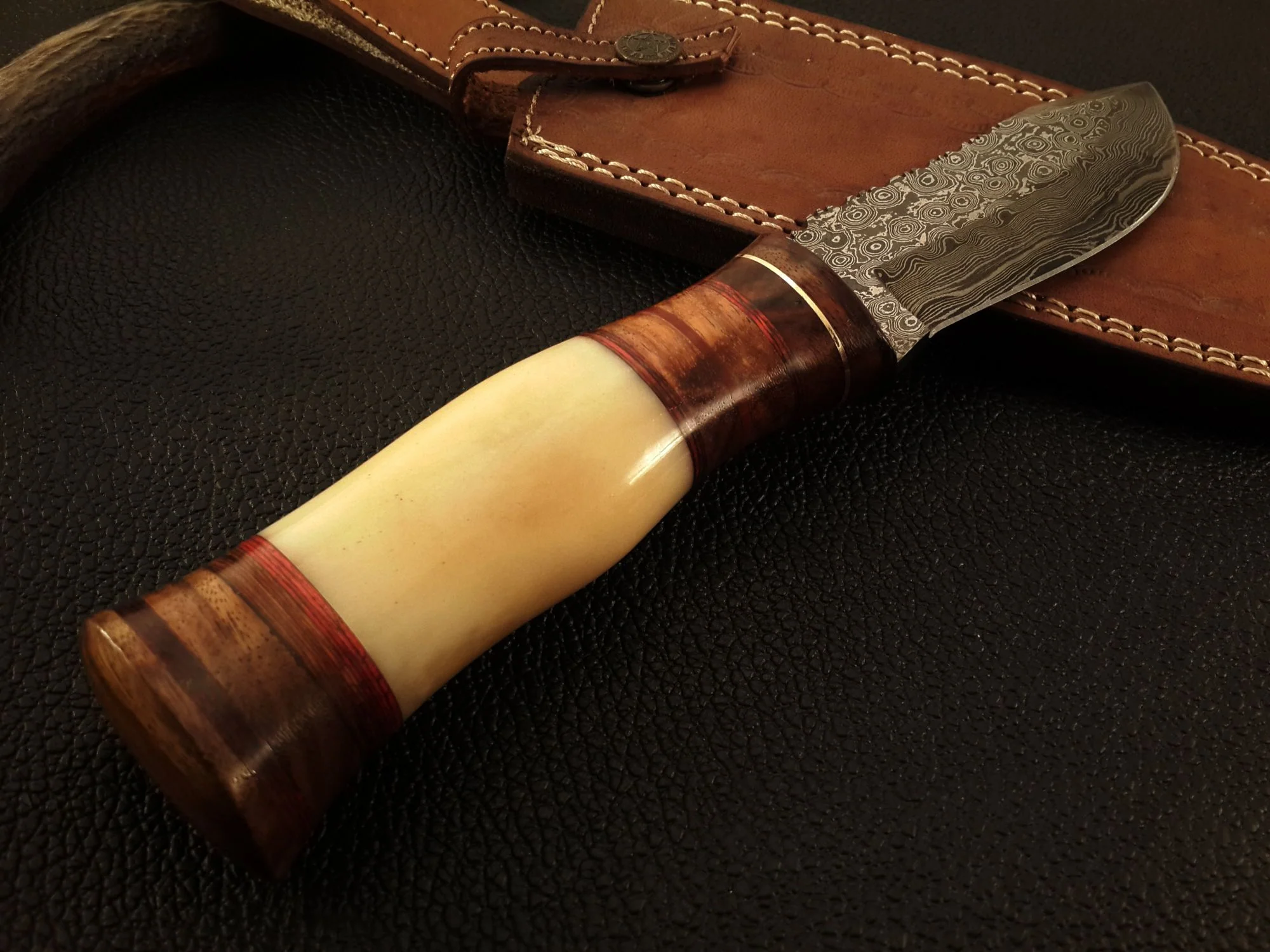 Hand Made Damascus RainDrop Pattern Knife - Image 2