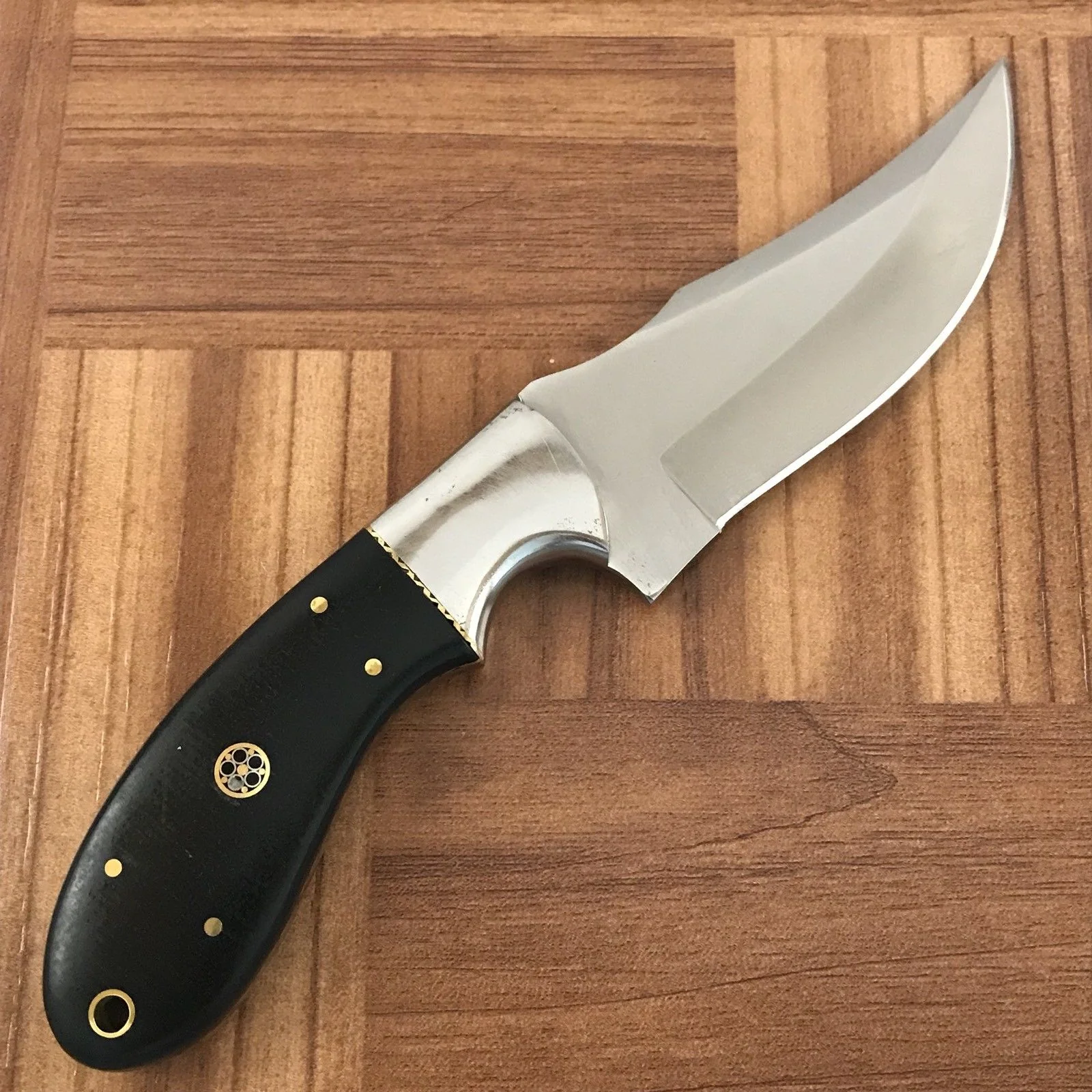 Handmade Custom Hunting Knife with D2 Steel Blade - Image 2