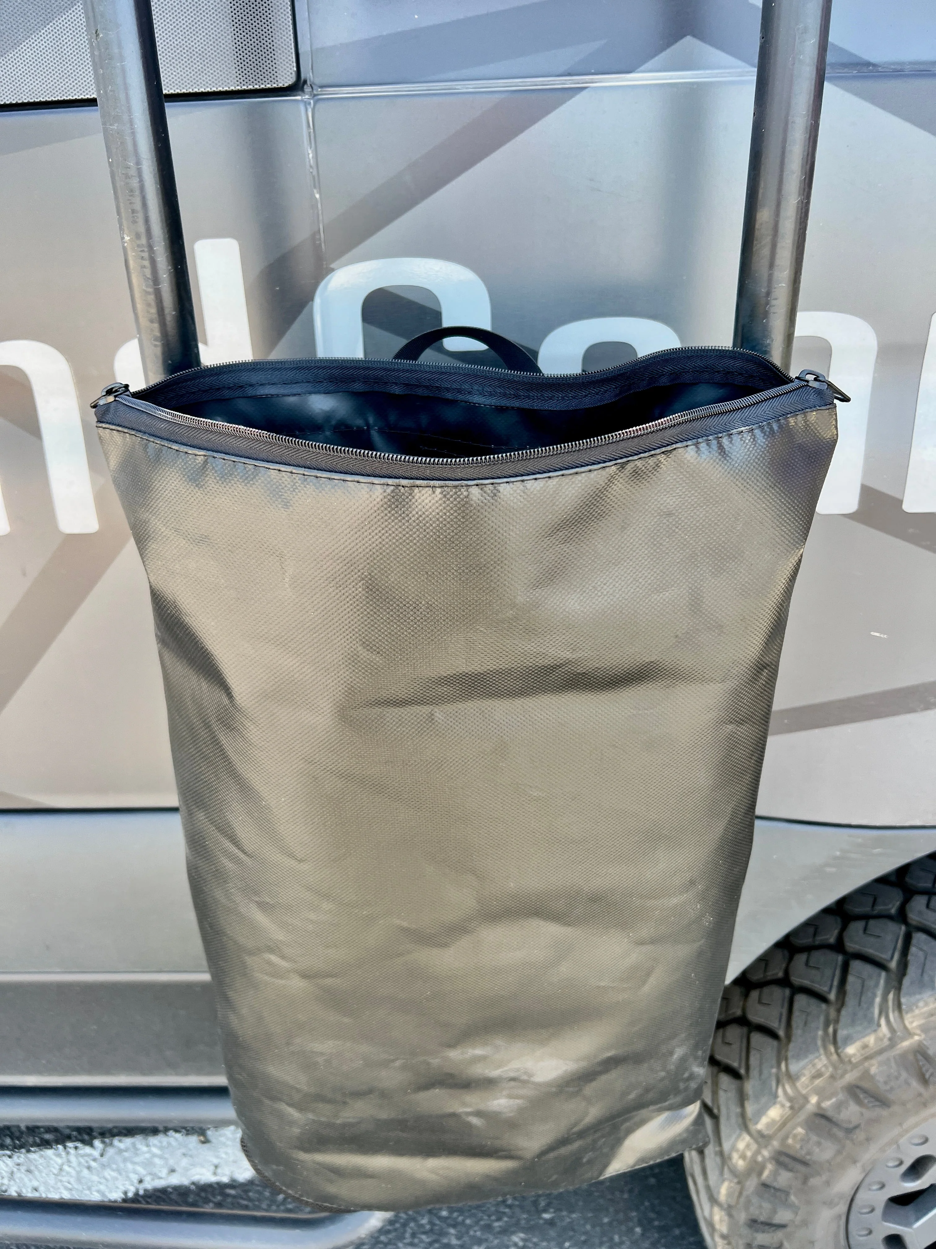 Ladder Trash Bag - 24 inch - Image 4