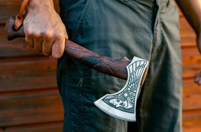 Norse Battle Axe – Valkyrie's Edge - Image 2