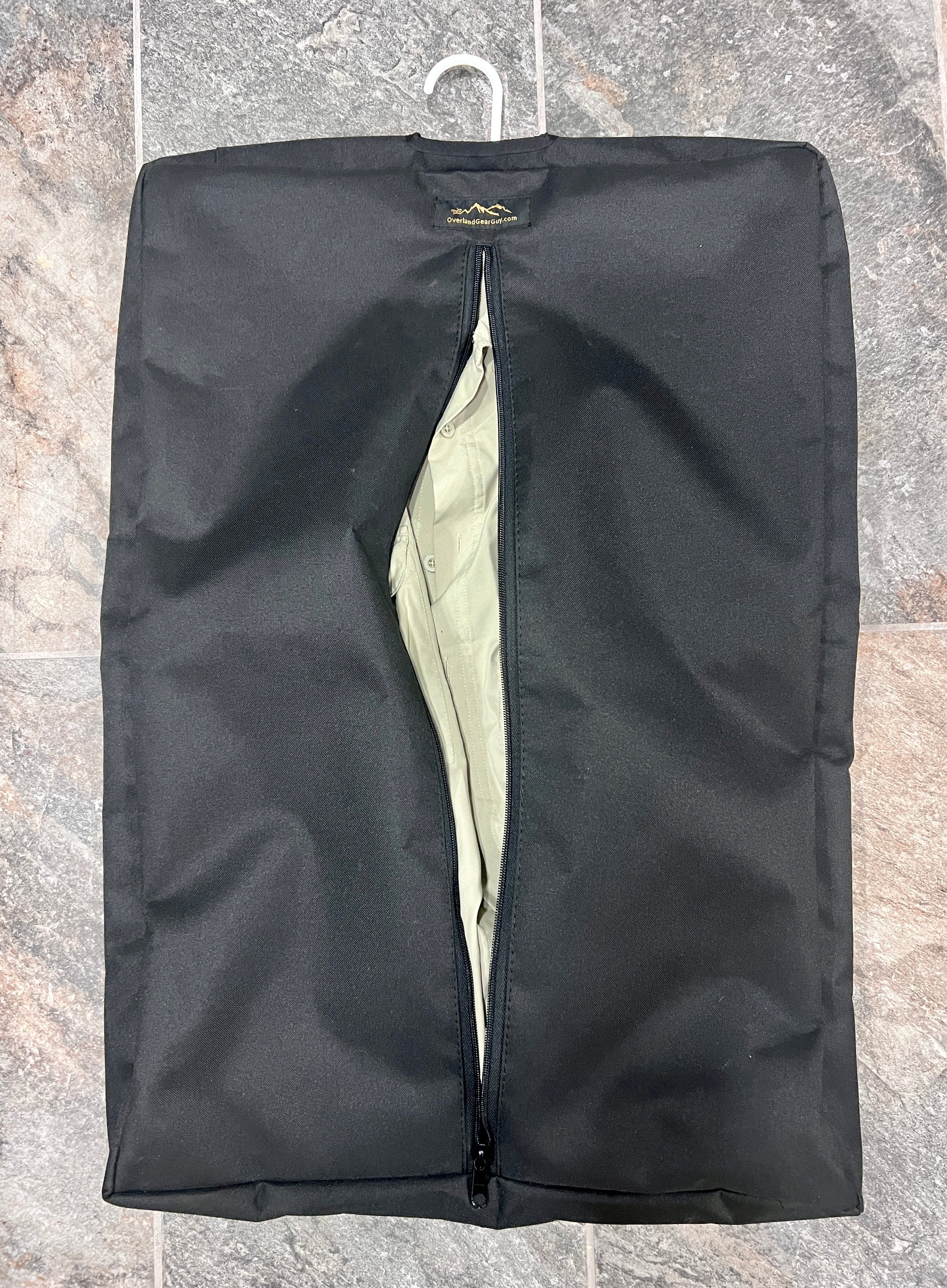 OGG Garmet Bag - Image 2