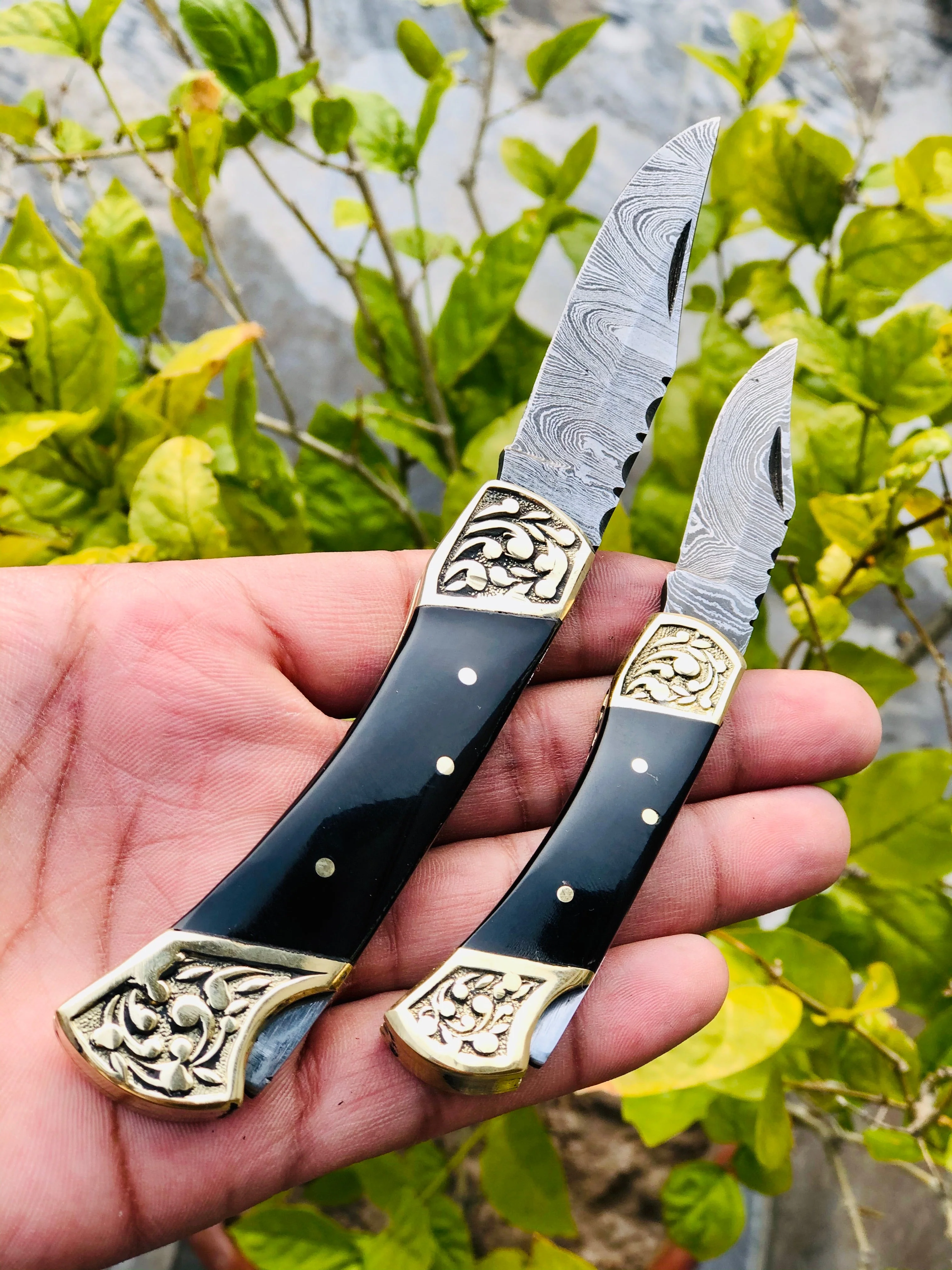 Pair of Custom Handmade Damascus Steel Folding Pocket Knives with Buffalo Horn and Engraved Brass Bolsters Handle - Image 2