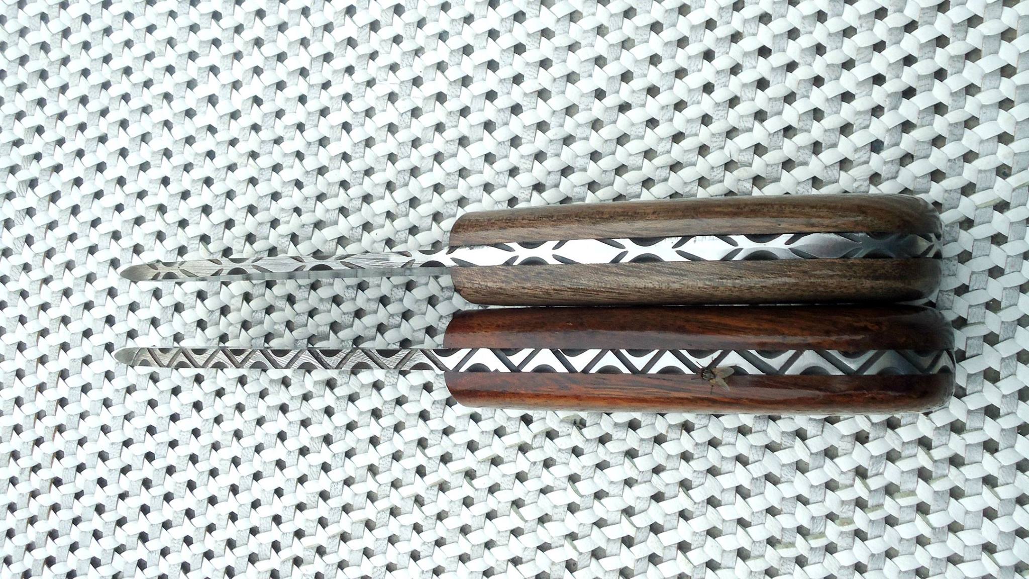 Premium Damascus Steel Drop Point Skinning Knife – 7 Inch Overall Length with Walnut and Rosewood Handle - Image 3