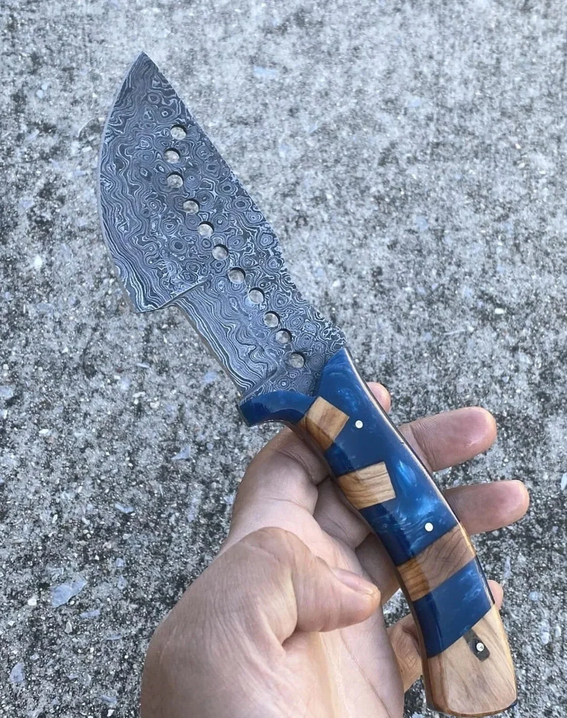 Raindrops Pattern Damascus Steel Handmade Tom Brown Tracker Knife with Epoxy Resin Handle - 10 Inches Overall Length - Image 2