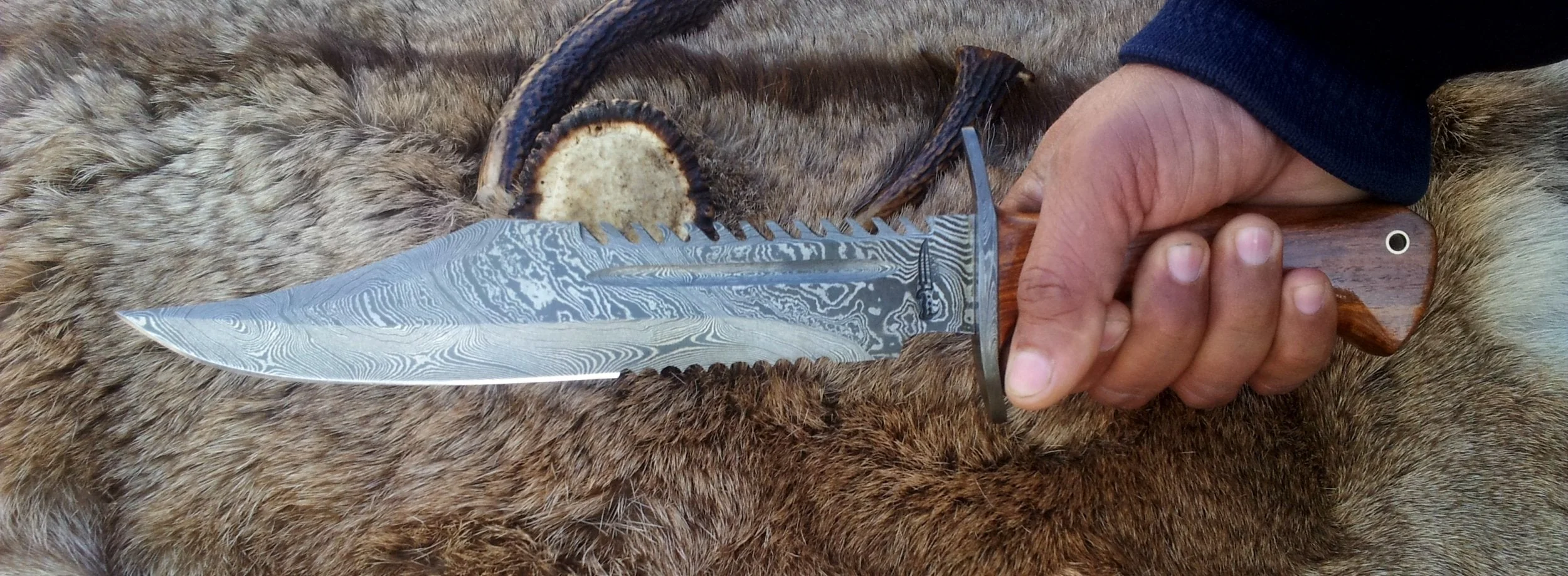 Ranger Survival Bowie Knife with Custom Handcrafted Damascus Steel Blade & Rosewood Handle - 15 Inches - Image 4