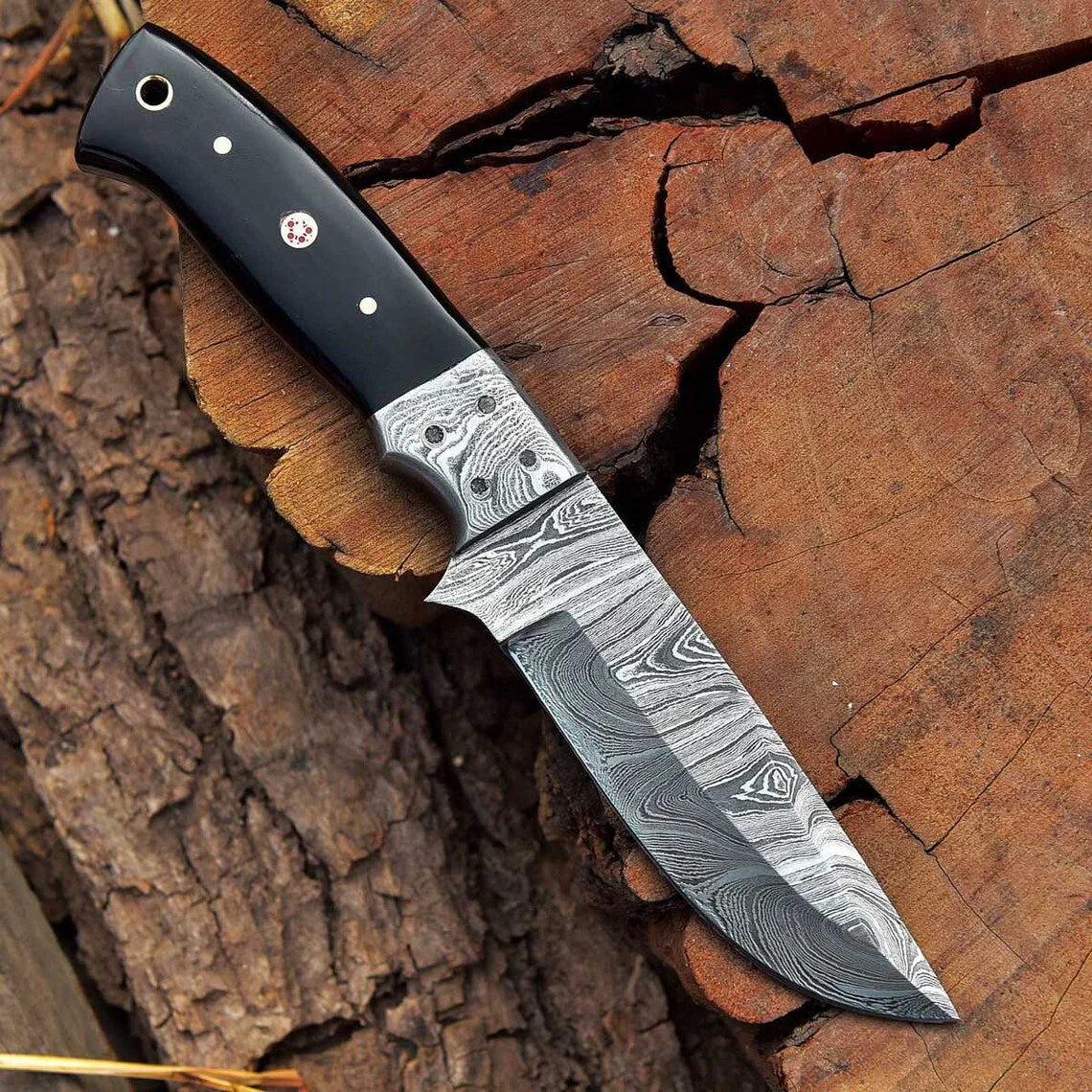 Ridgeback Ranger-Custom Handcrafted Damascus Steel Hunting Knife with Buffalo Horn Handle and Damascus Bolster - Image 4