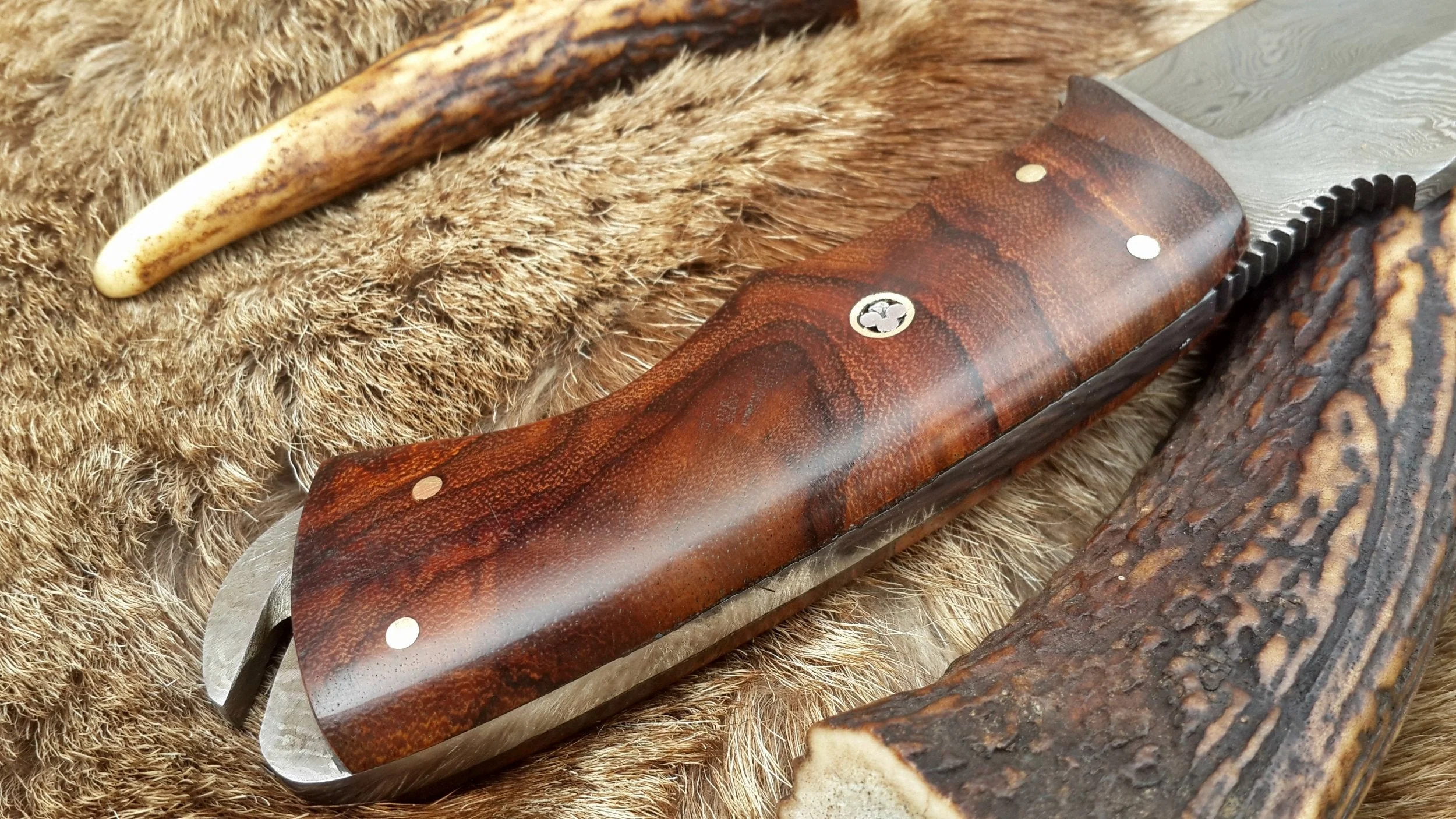 Skinning Blade Custom Handmade Full Tang Damascus Steel with Rosewood Handle, 7.5-inch - The Rosewood Edge - Image 4
