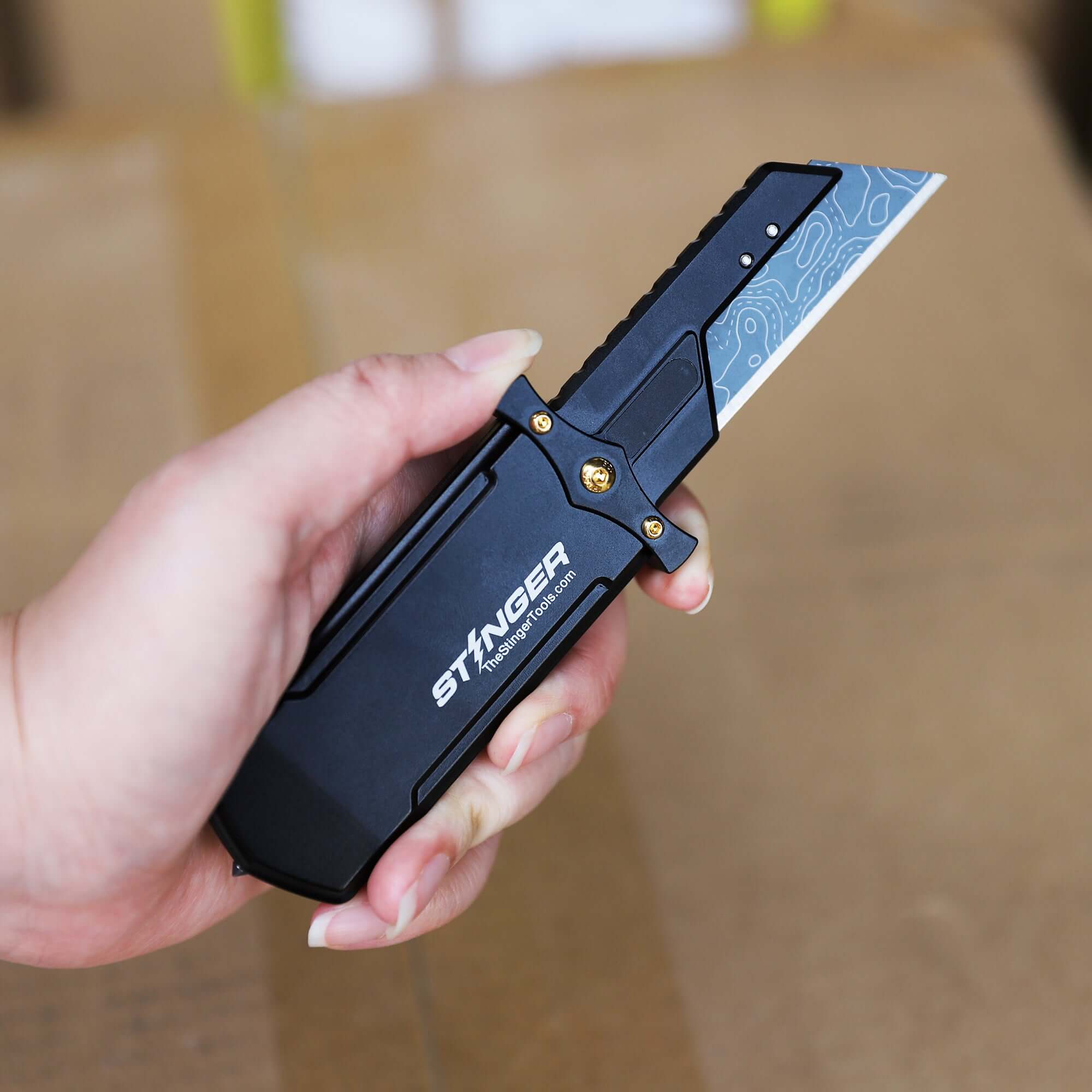 Stinger Buster Blade with P01 Serrated Utility Blade - Image 10