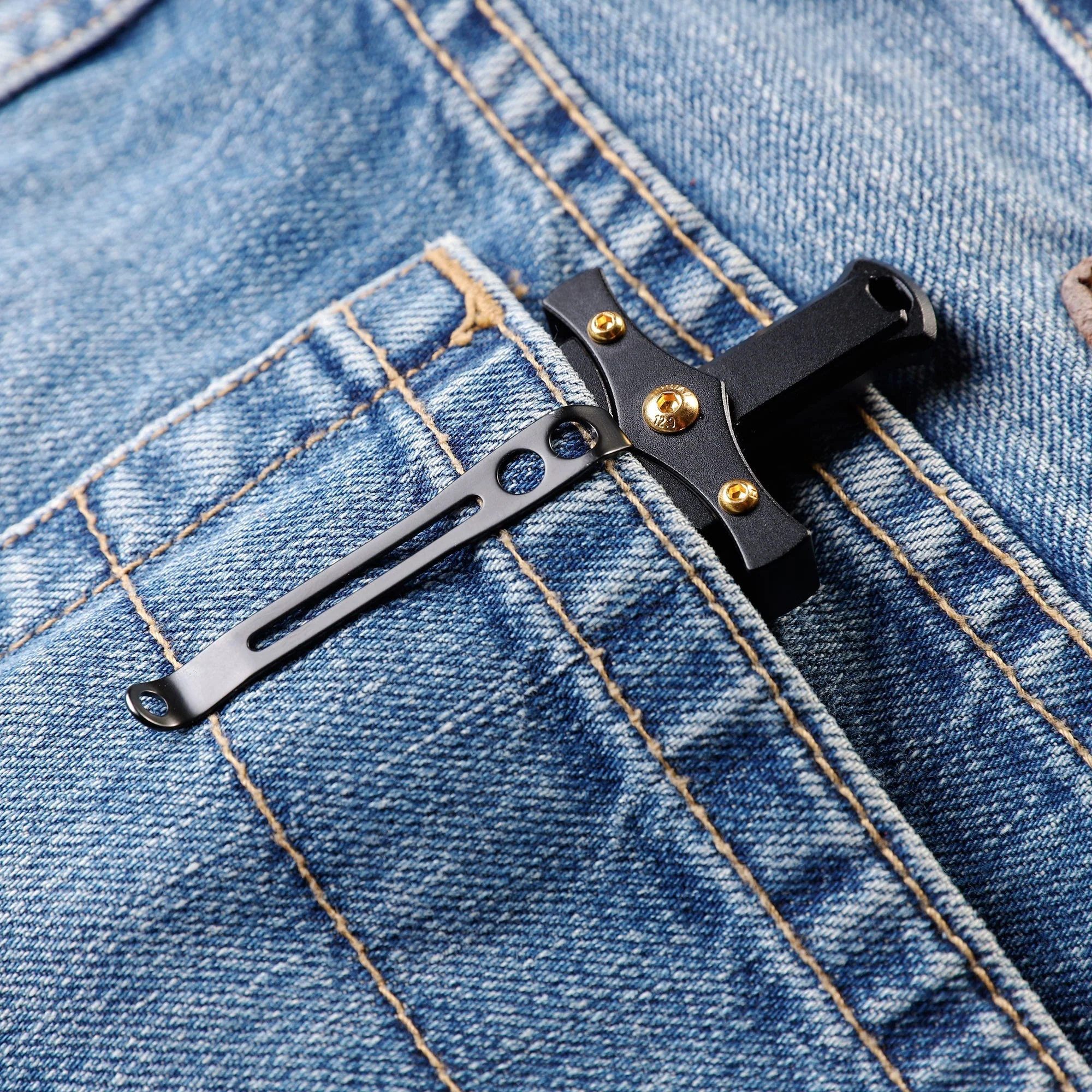 Stinger Buster Tool with P01 Serrated Utility Edge - Image 7