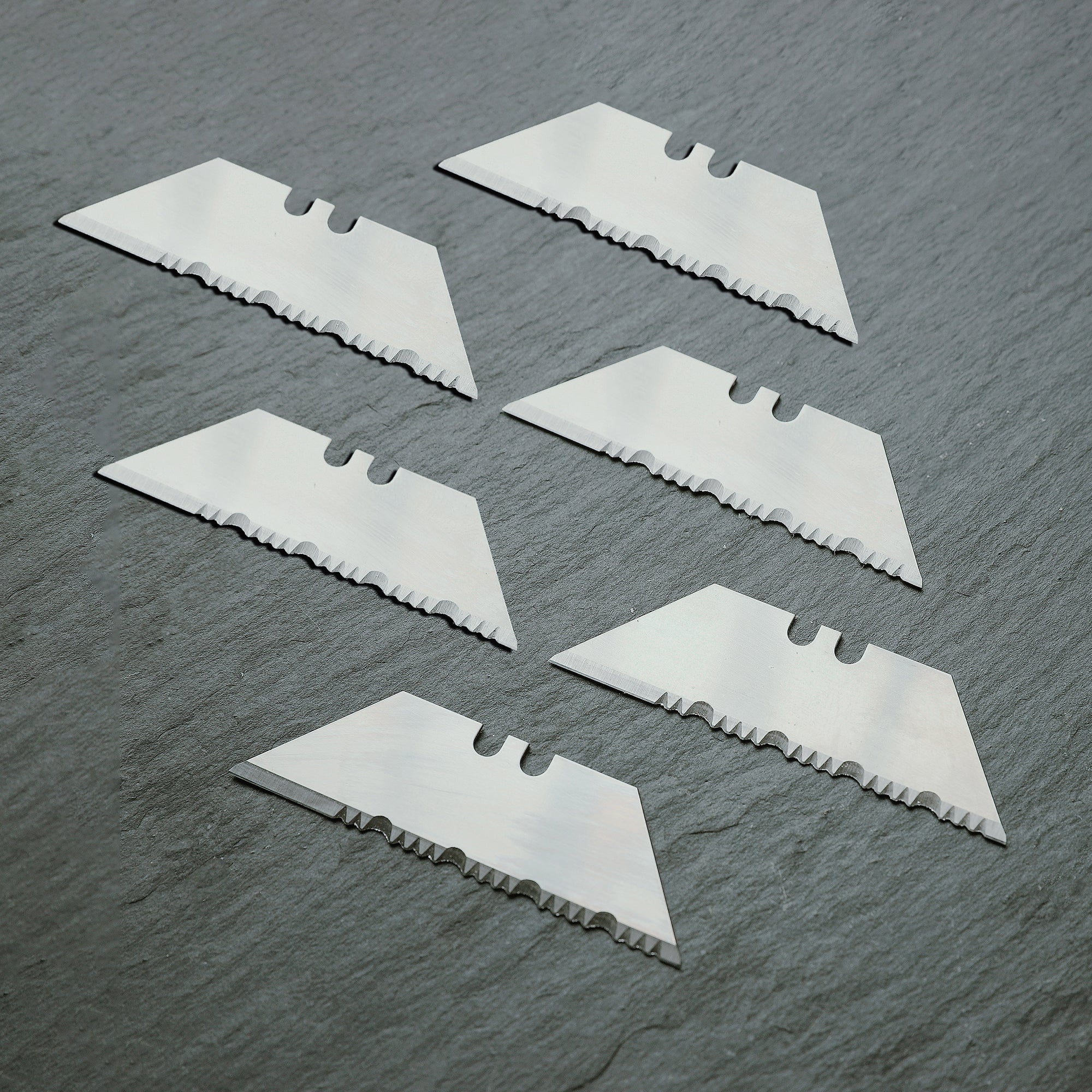 Stinger P01 Partially Serrated Utility Blade Replacement (30 pcs) - Image 6