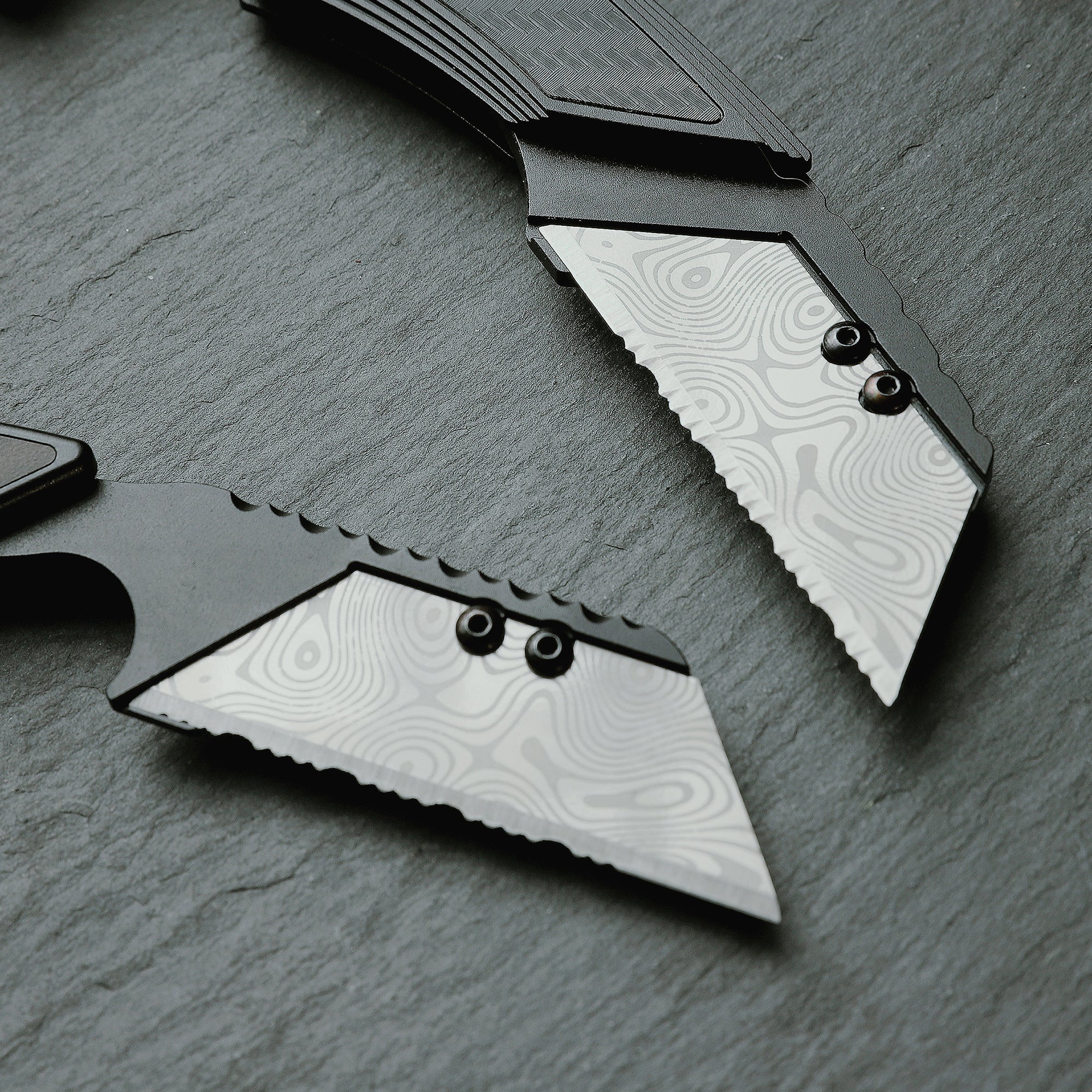 Stinger P01 Partially Serrated Utility Blade Replacement - Laser Engraved Silver Damascus Style (3 pcs) - Image 2