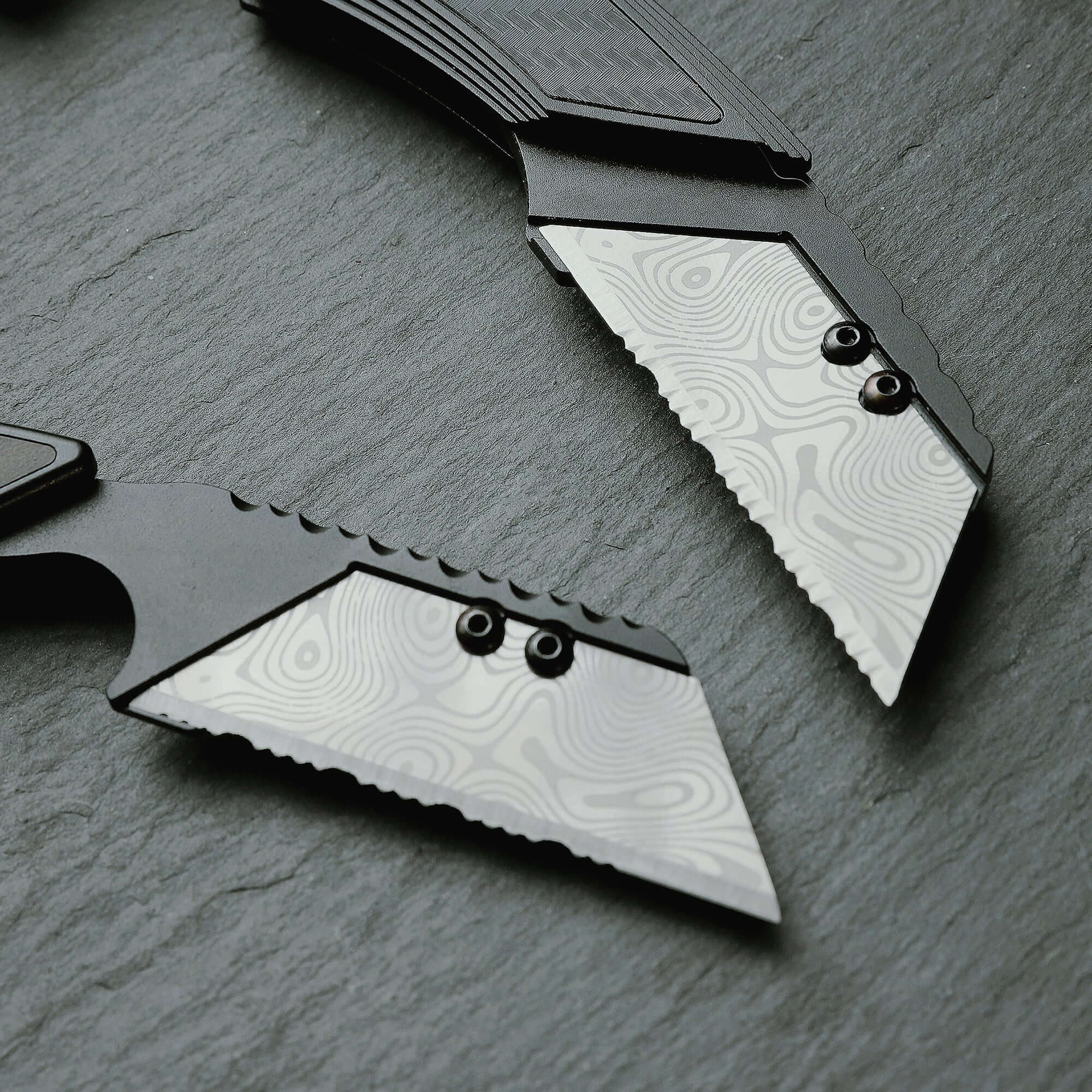 Stinger P01 Partially Serrated Utility Blade Replacement - Laser Engraved Silver Damascus Style (10 pcs) - Image 2