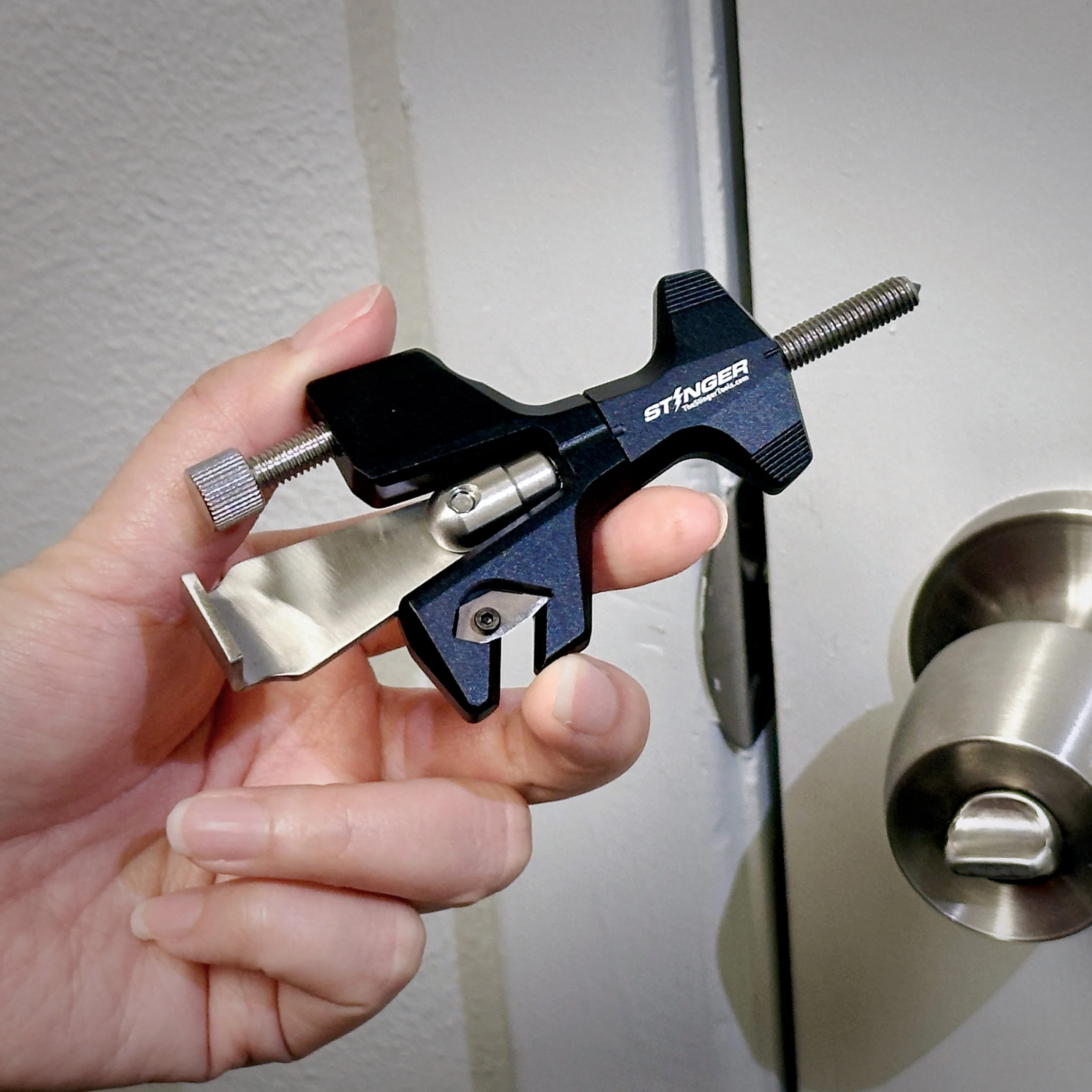 Stinger Portable Door Lock For Travel - Image 2