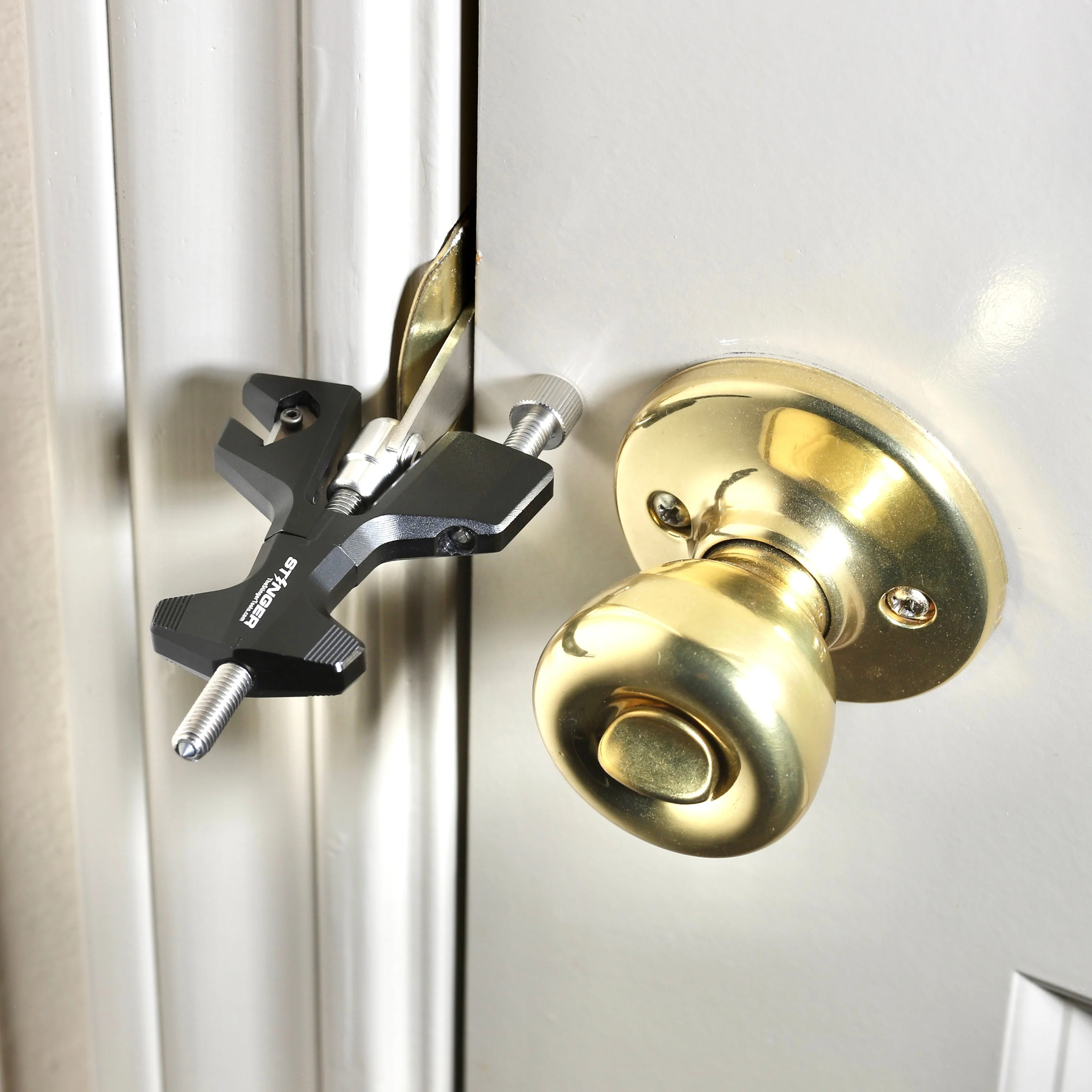 Stinger Portable Door Lock For Travel - Image 7