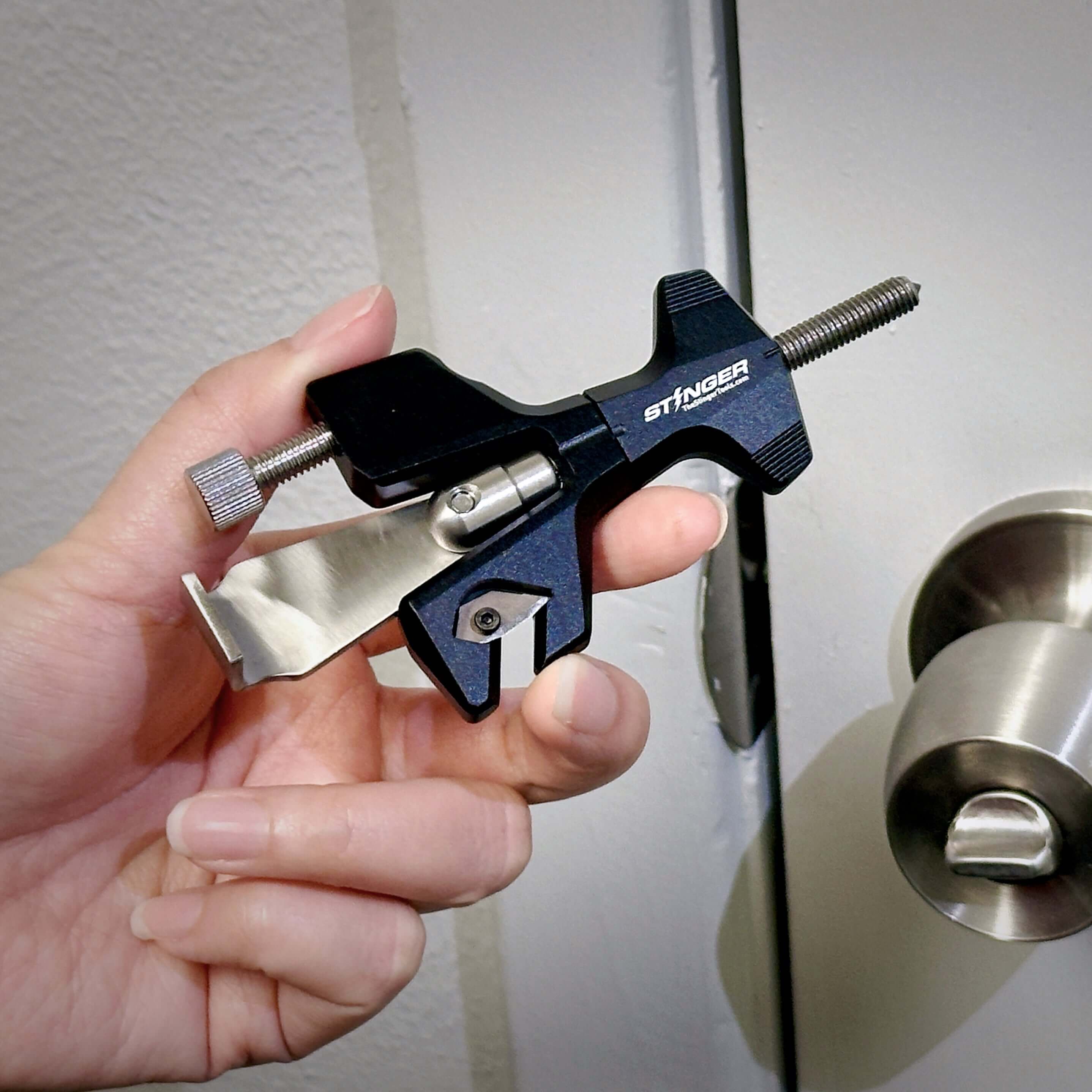 Stinger Starship Travel Door Lock w/ Car Emergency Tools - Image 2