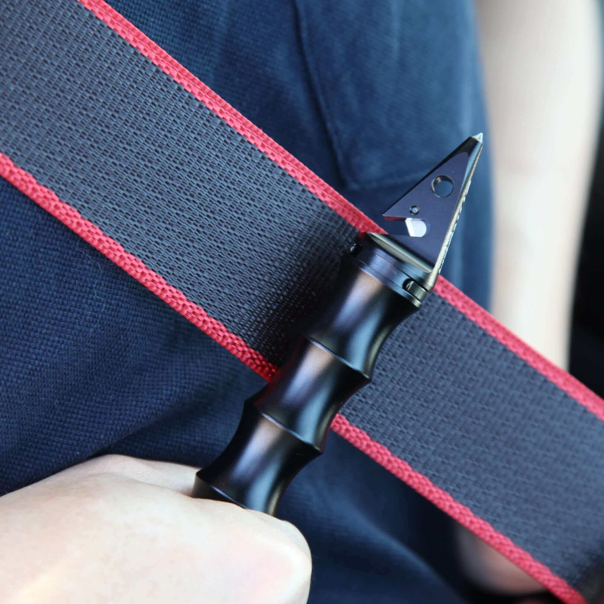 Stinger Whip Car Emergency Tool with Seat Belt Cutter and Window Breaker (Elite Edition, Black) - Image 5