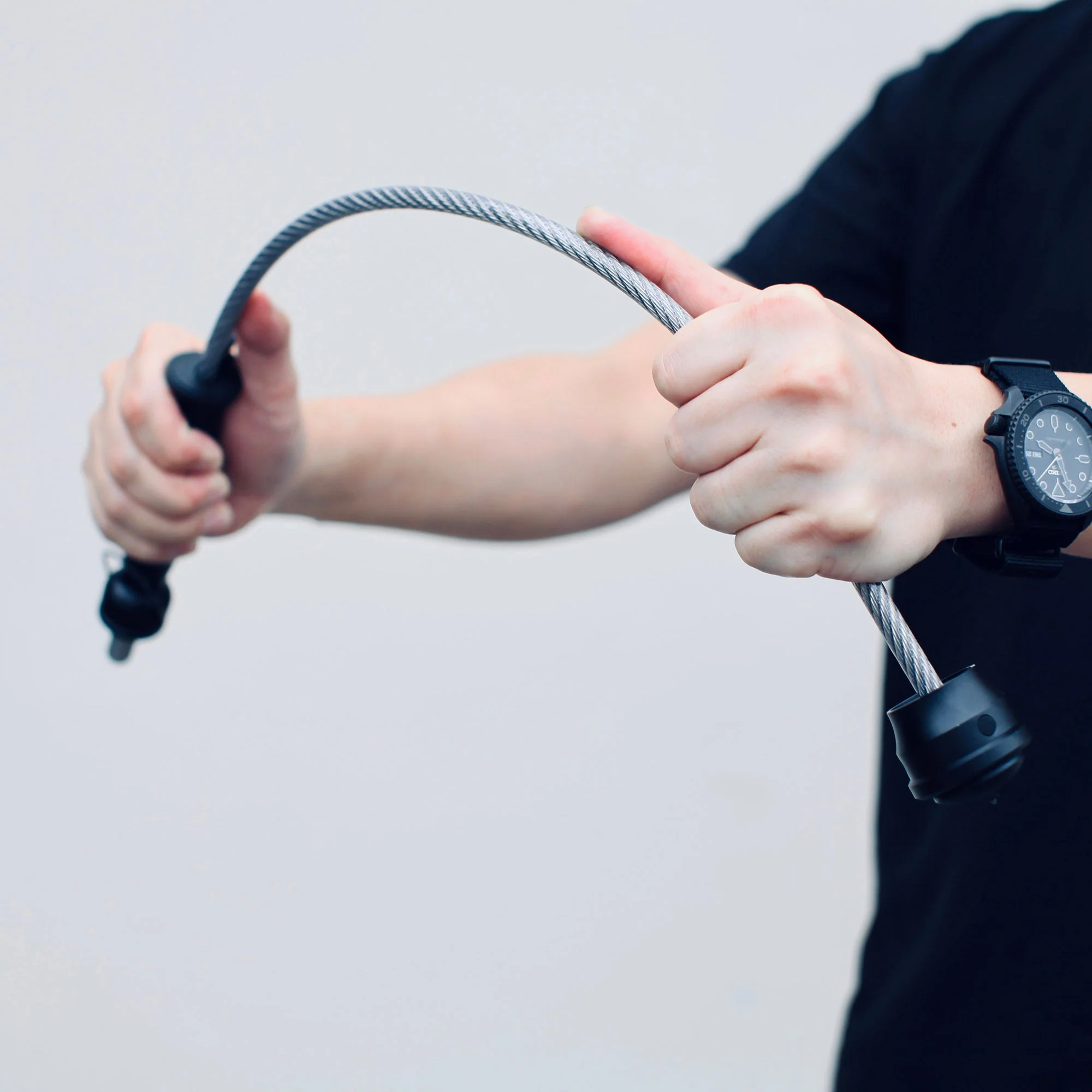 Stinger Whip to Fist Pro: Car Emergency Tool with Seat Belt Cutter and Window Breaker - Image 10