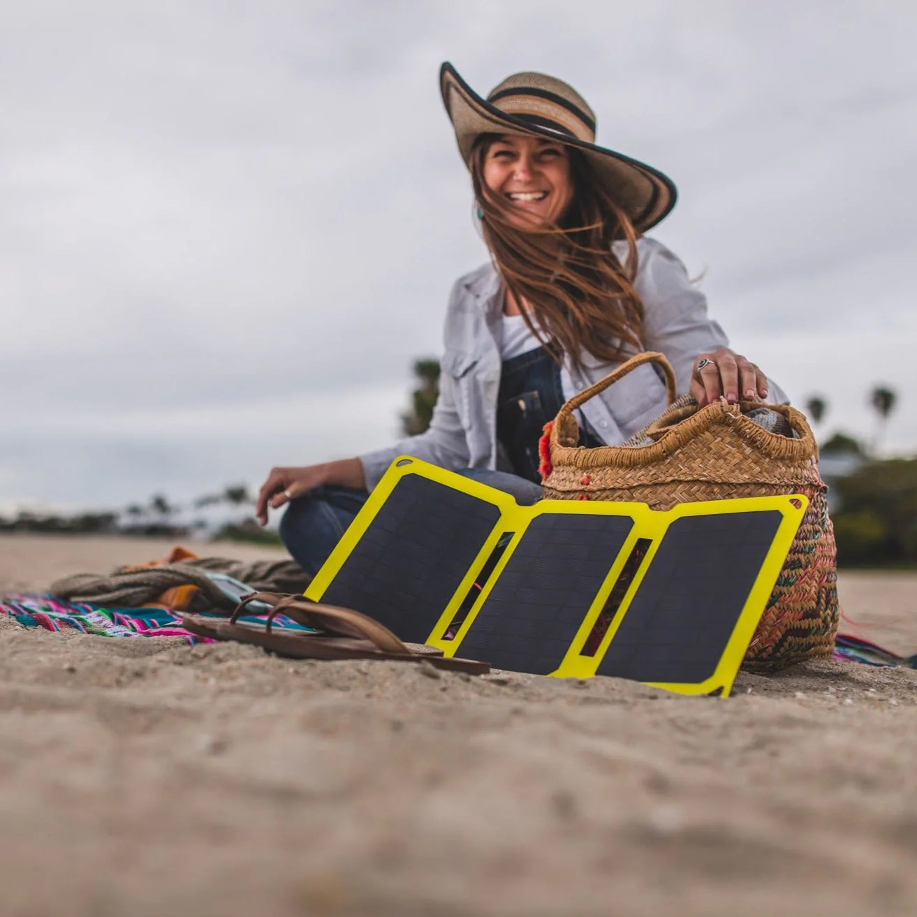 SunJack 15 Watt ETFE Foldable Portable Solar Panel Charger with 10000mAh Power Bank Battery - Image 17