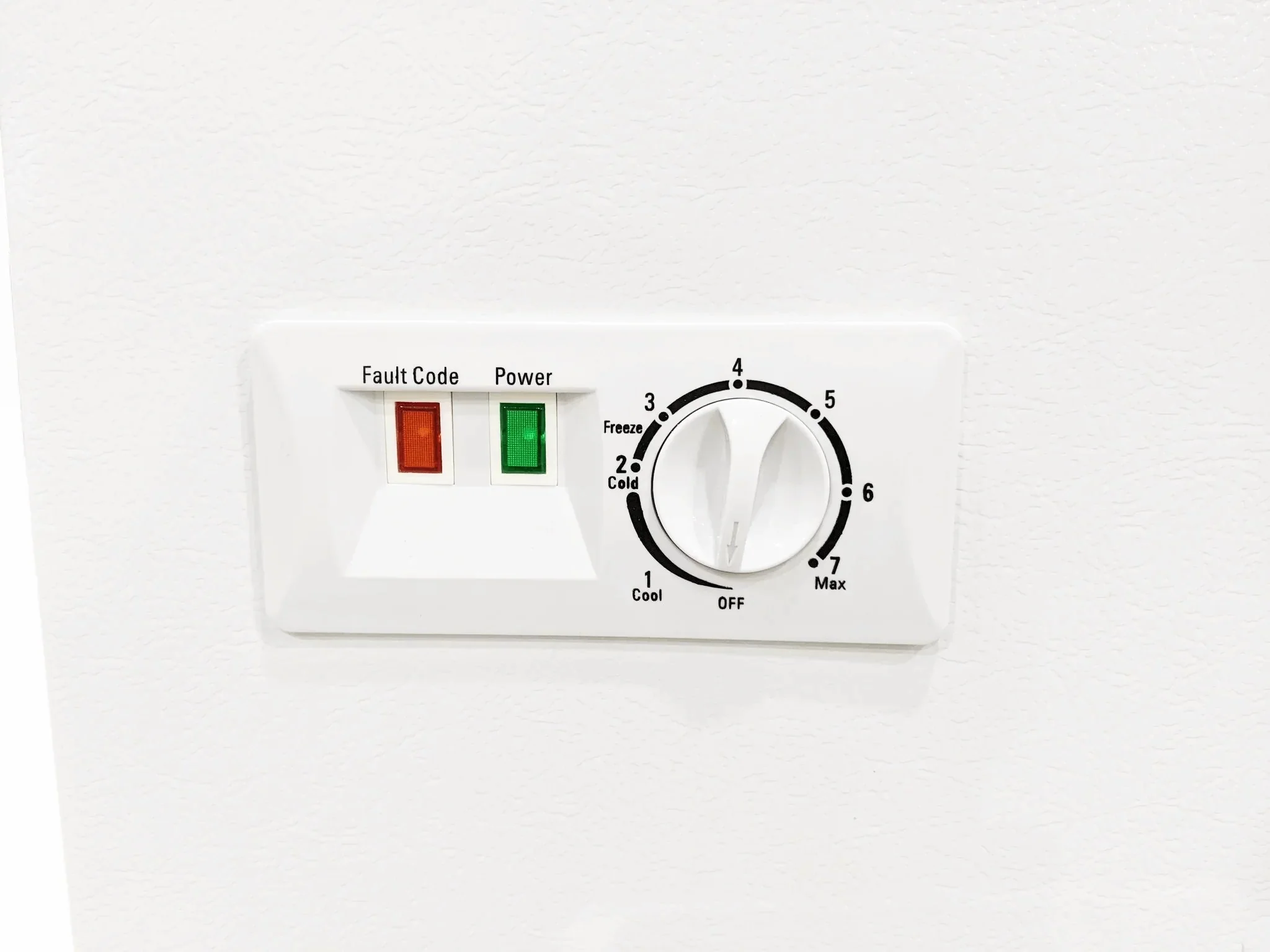 SunStar 8CU Solar/DC Chest Freezer ST-8CF - Image 4