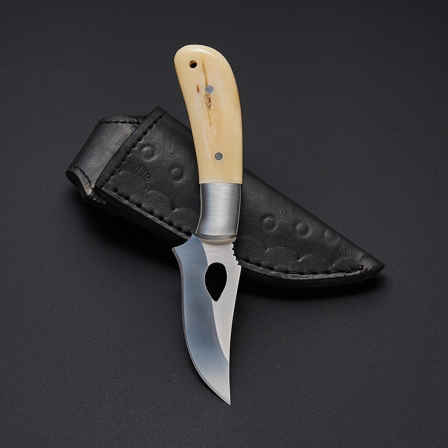 The Fieldmaster's Companion: 7.5-Inch Skinning Hunting Knife with Full Tang D2 Steel Blade, Bone Handle, and Steel Bolster - Image 3