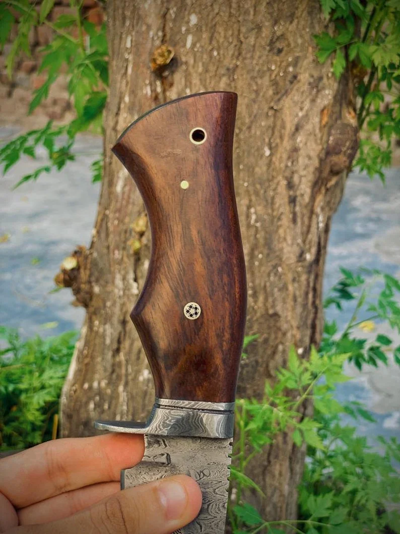 The Hunter's Favorite: 10-Inch Hunting Knife with Damascus Steel Blade, Rosewood Handle, and Damascus Guard - Image 2