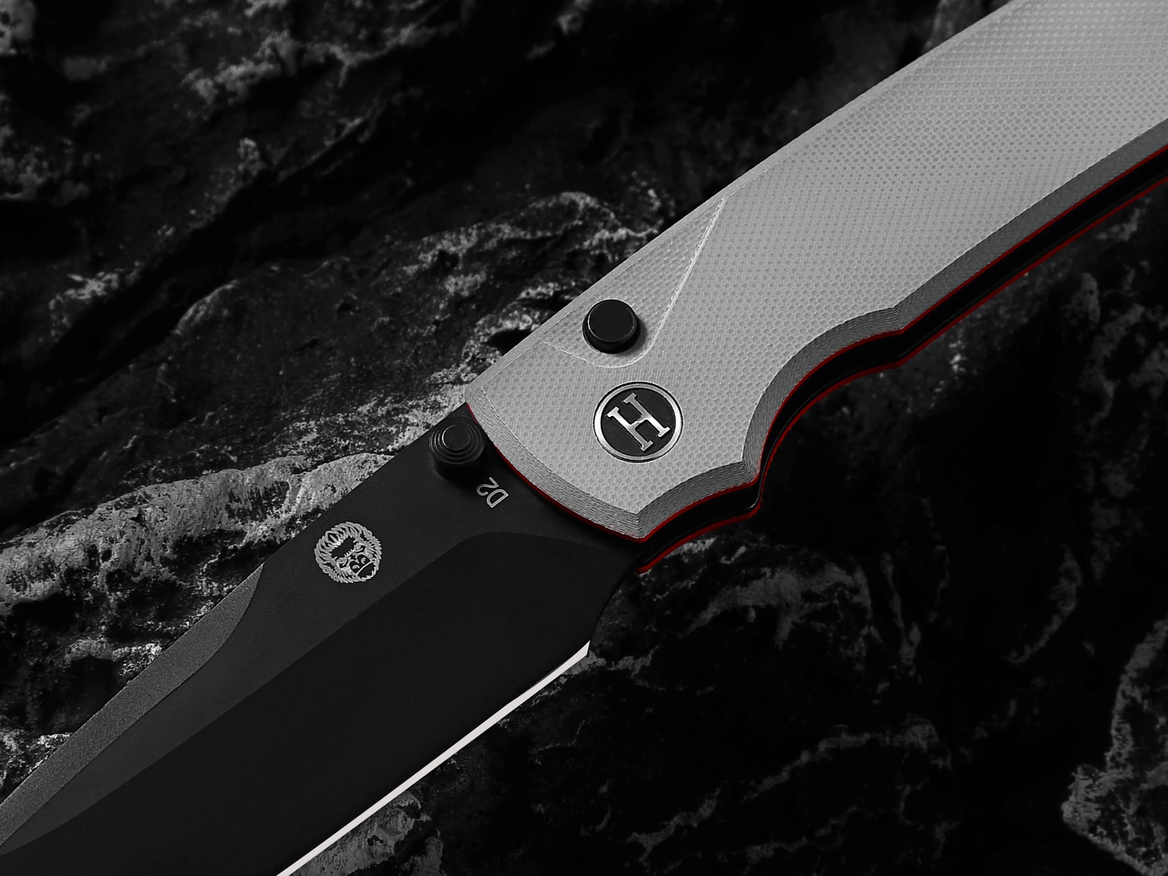 The Loyalist Folding Pocket Knife Giftset for Men and Women (Black and White) - Image 8