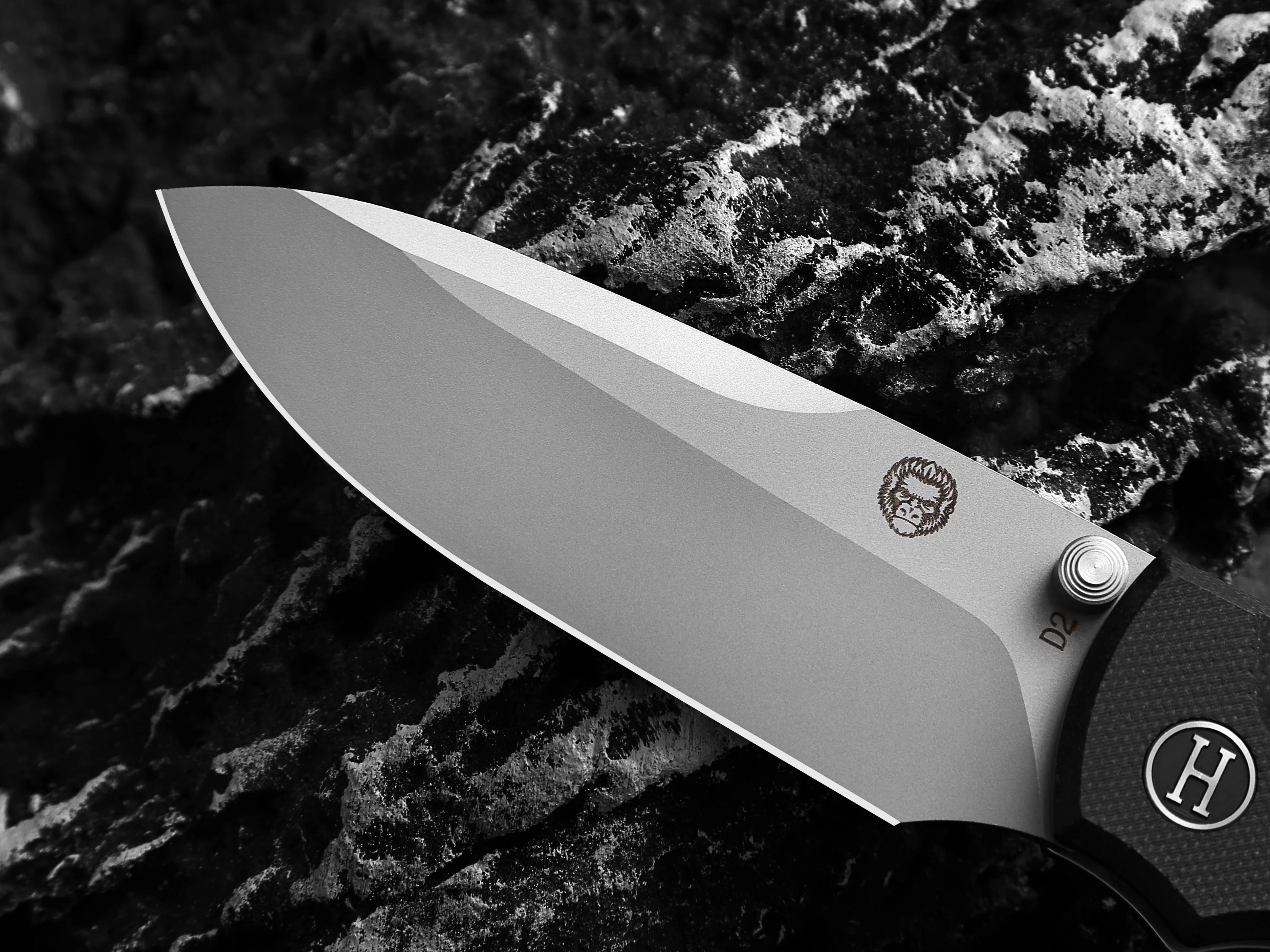 The Loyalist Folding Pocket Knife Giftset for Men and Women (Sand and Black) - Image 11