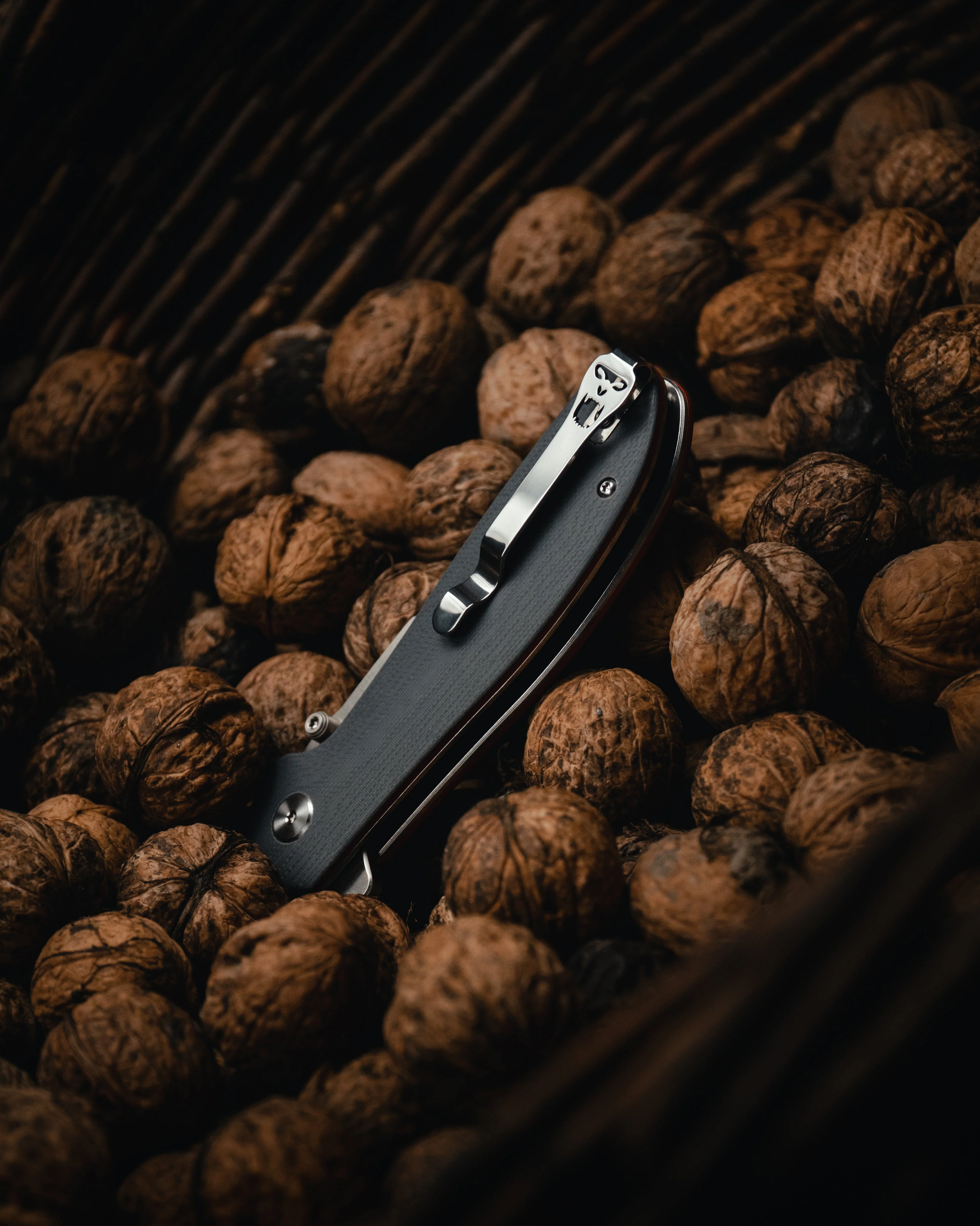 The Straight Back Folding Pocket Knife Giftset for Men and Women (Grey and Red) - Image 10